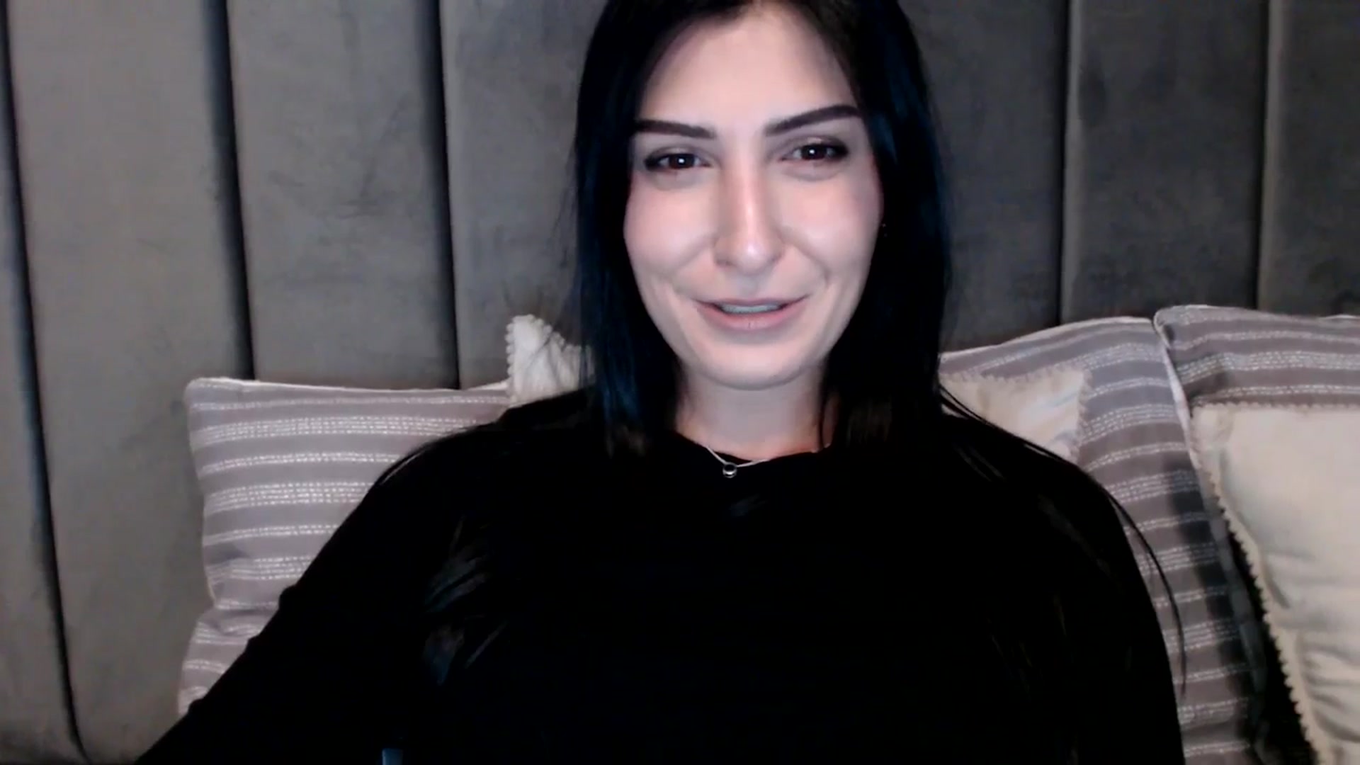 Gallery image thumbnail from LavIson's myfreecams stream on, 12/06/2024, 14:32 image 18 of 20