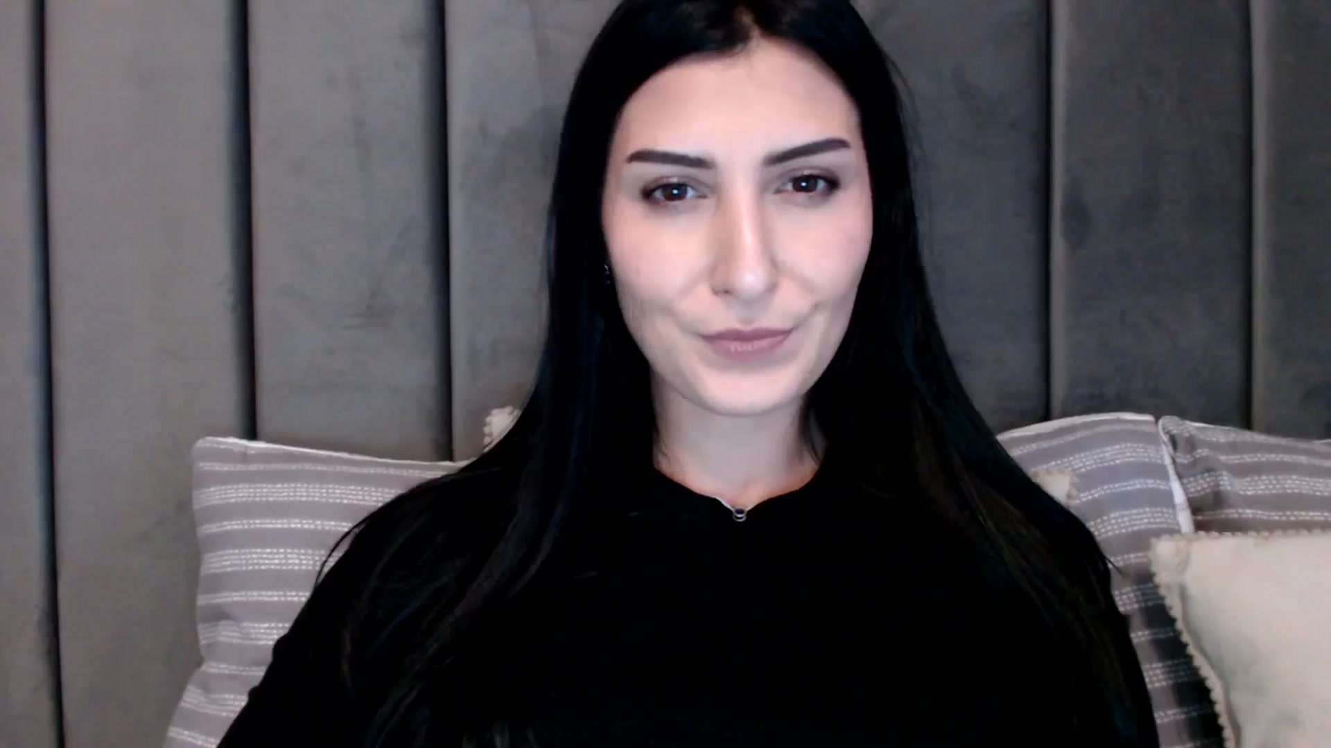Gallery image thumbnail from LavIson's myfreecams stream on, 12/06/2024, 14:32 image 3 of 20