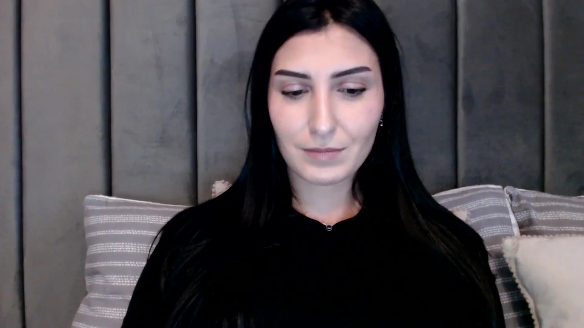 Gallery image thumbnail from LavIson's myfreecams stream on, 12/06/2024, 14:32 image 6 of 20
