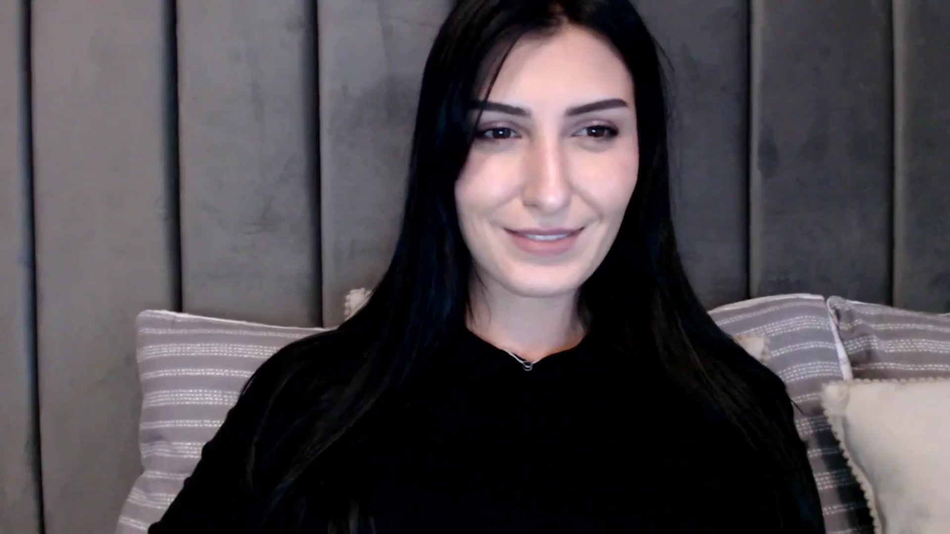 Gallery image thumbnail from LavIson's myfreecams stream on, 12/06/2024, 14:32 image 2 of 20