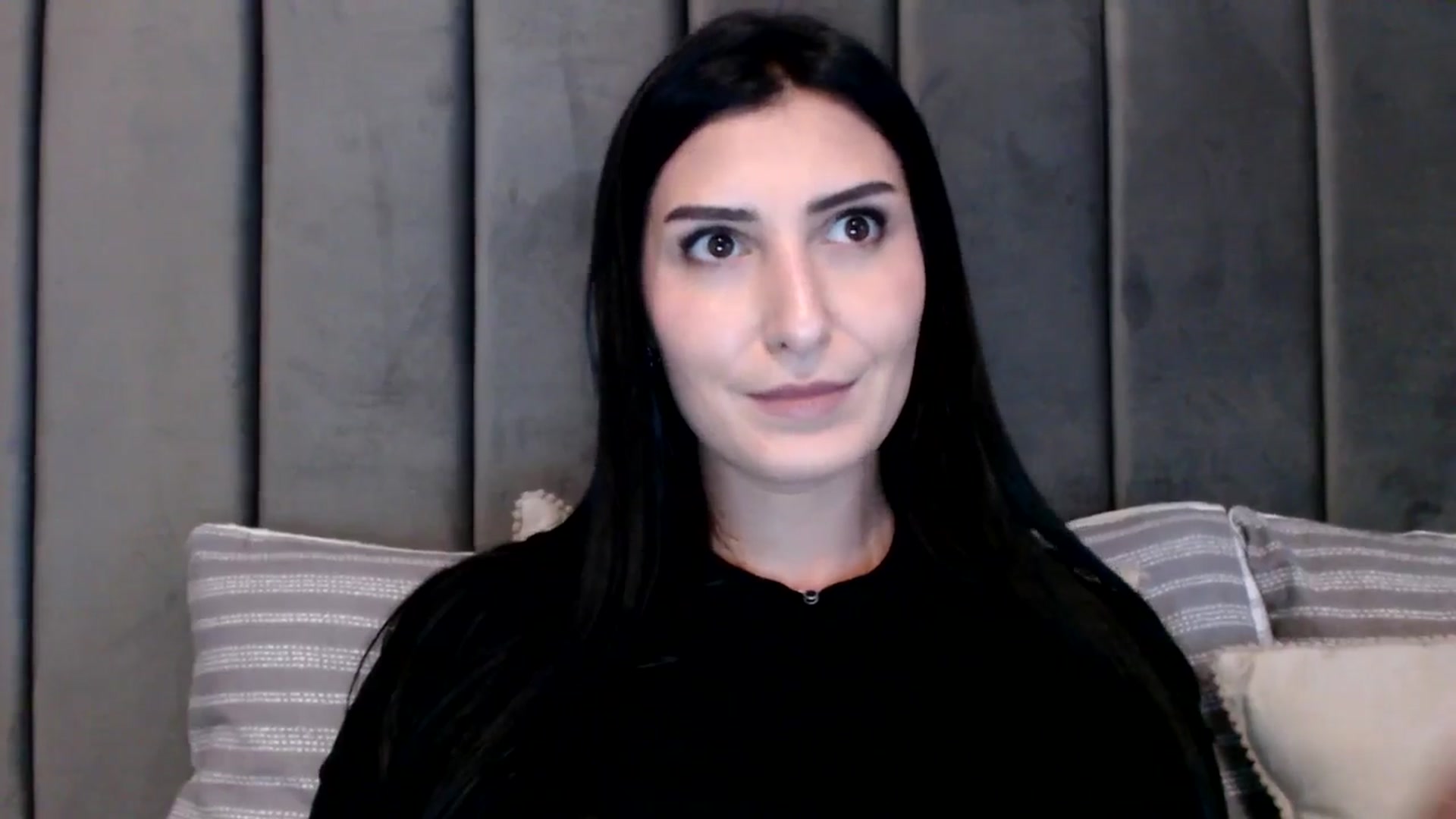 Gallery image thumbnail from LavIson's myfreecams stream on, 12/06/2024, 14:32 image 7 of 20