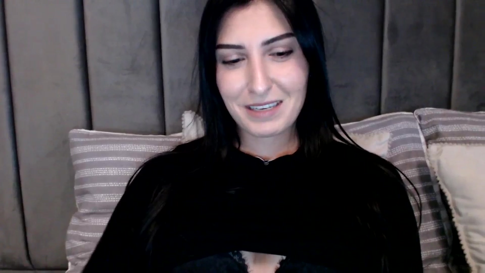 Gallery image thumbnail from LavIson's myfreecams stream on, 12/06/2024, 14:32 image 17 of 20