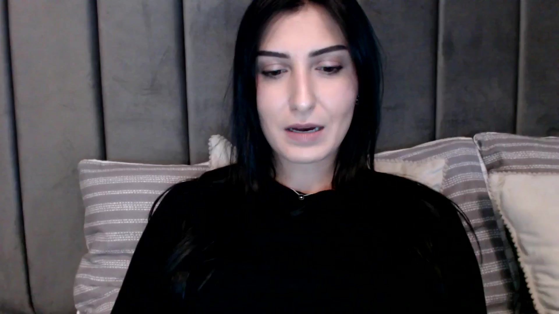 Gallery image thumbnail from LavIson's myfreecams stream on, 12/06/2024, 14:32 image 19 of 20