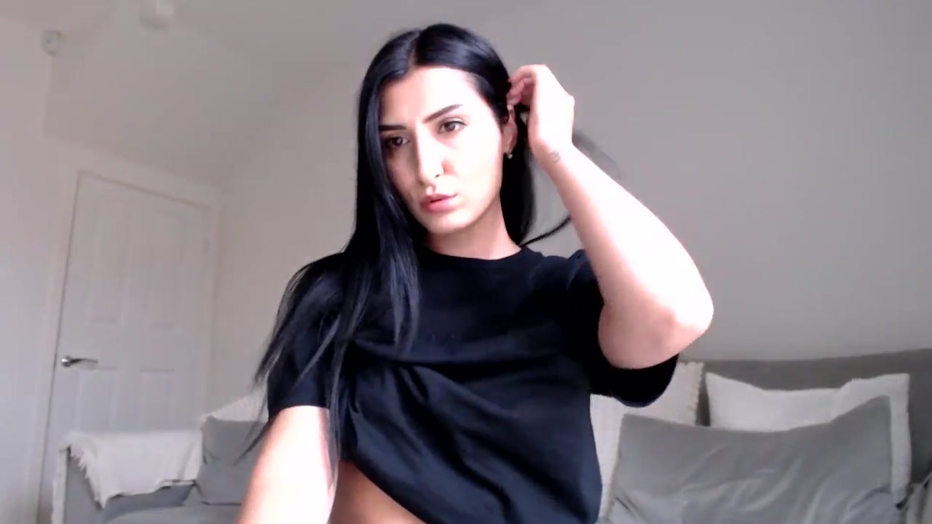 Gallery image thumbnail from LavIson's myfreecams stream on, 12/09/2024, 10:49 image 18 of 20