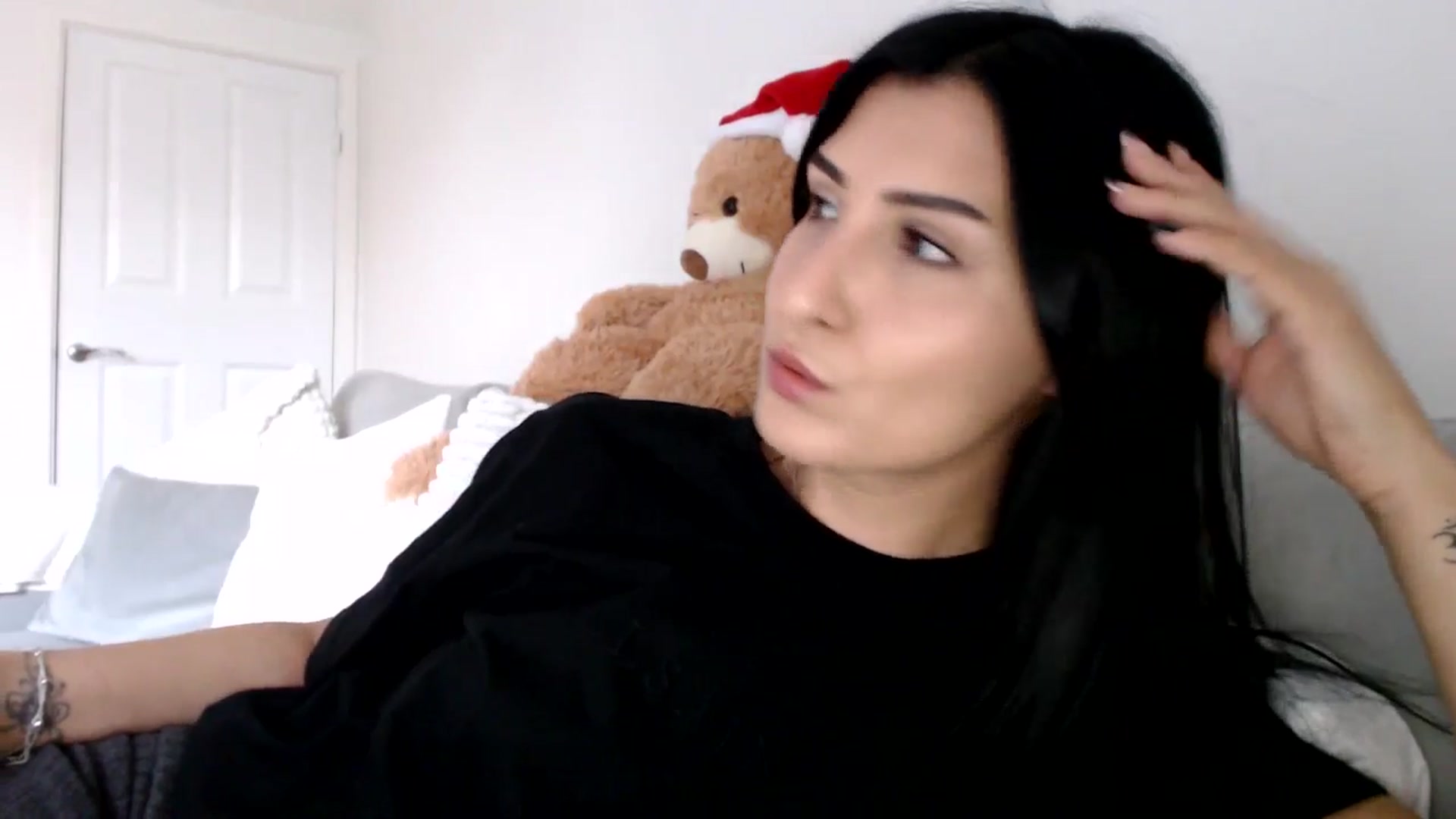 Gallery image thumbnail from LavIson's myfreecams stream on, 12/09/2024, 10:49 image 2 of 20