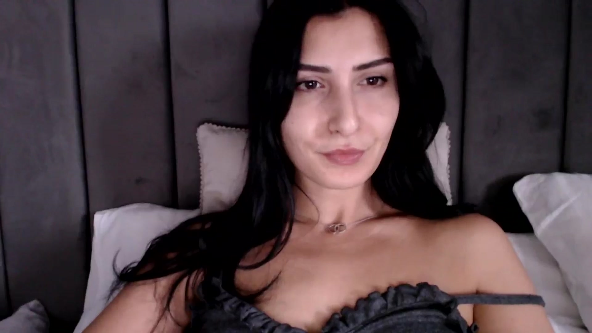 Gallery image thumbnail from LavIson's myfreecams stream on, 12/12/2024, 11:23 image 18 of 20
