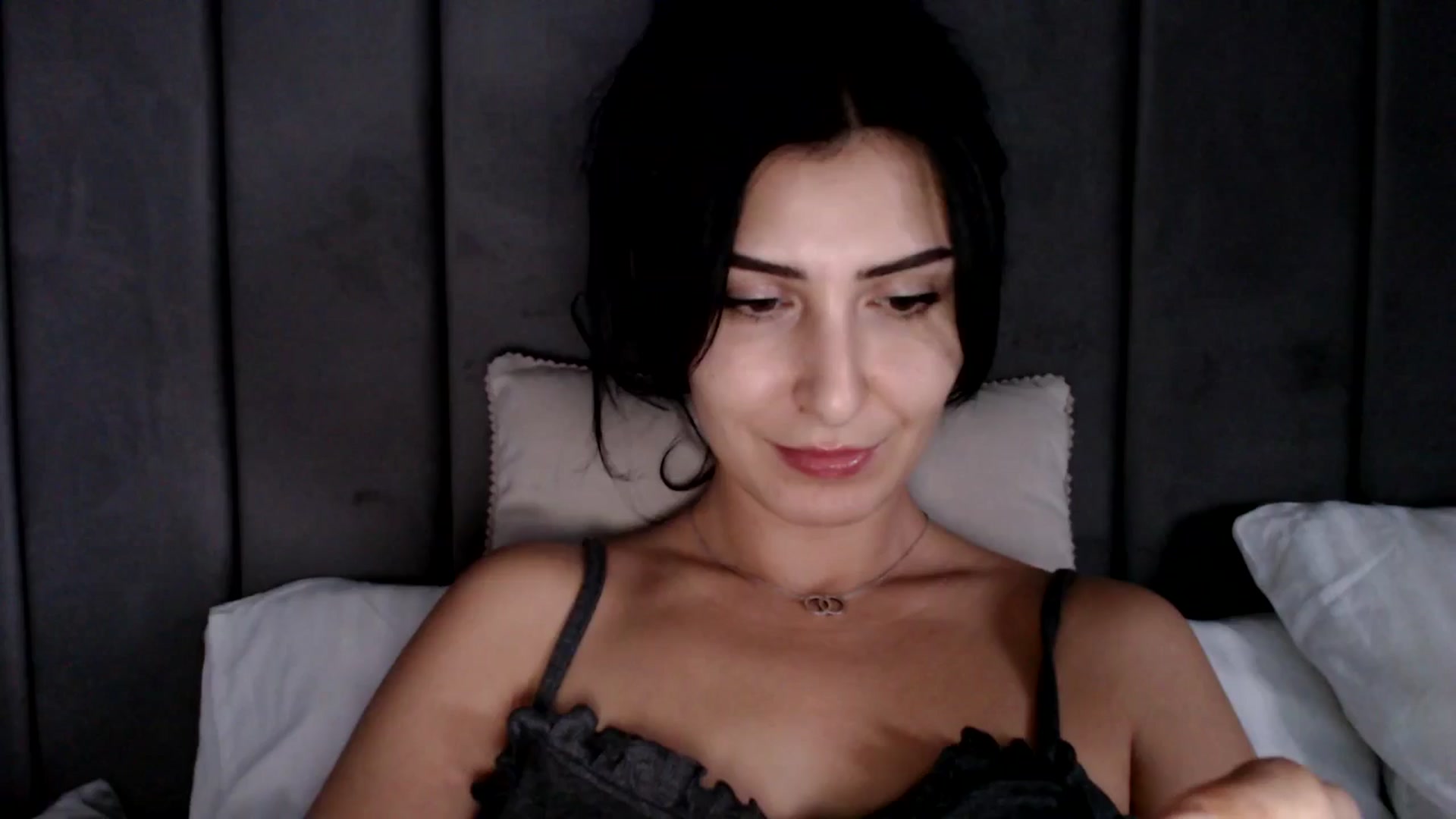 Gallery image thumbnail from LavIson's myfreecams stream on, 12/12/2024, 12:07 image 5 of 20