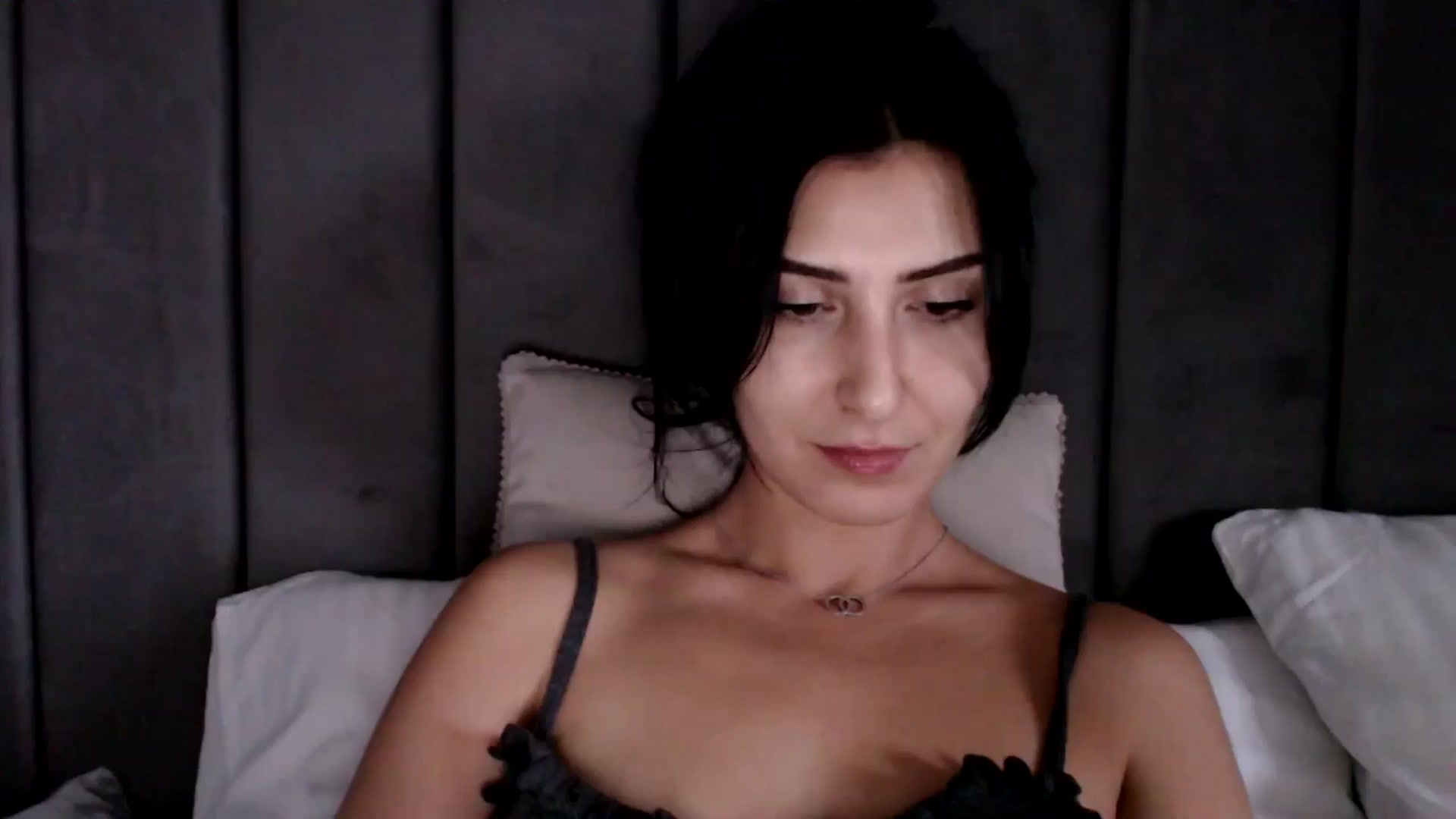 Gallery image thumbnail from LavIson's myfreecams stream on, 12/12/2024, 12:07 image 17 of 20
