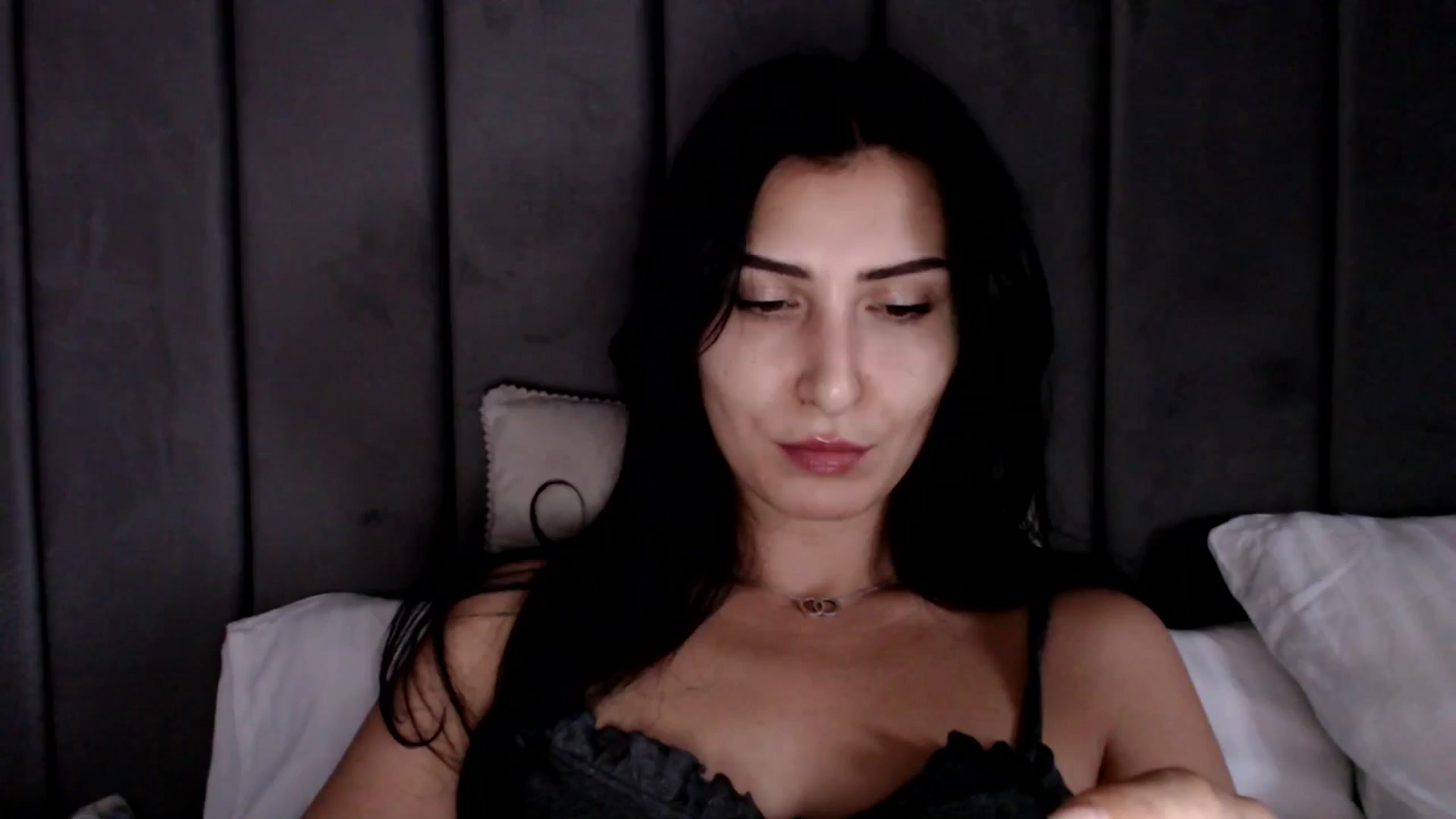 Gallery image thumbnail from LavIson's myfreecams stream on, 12/12/2024, 12:07 image 2 of 20
