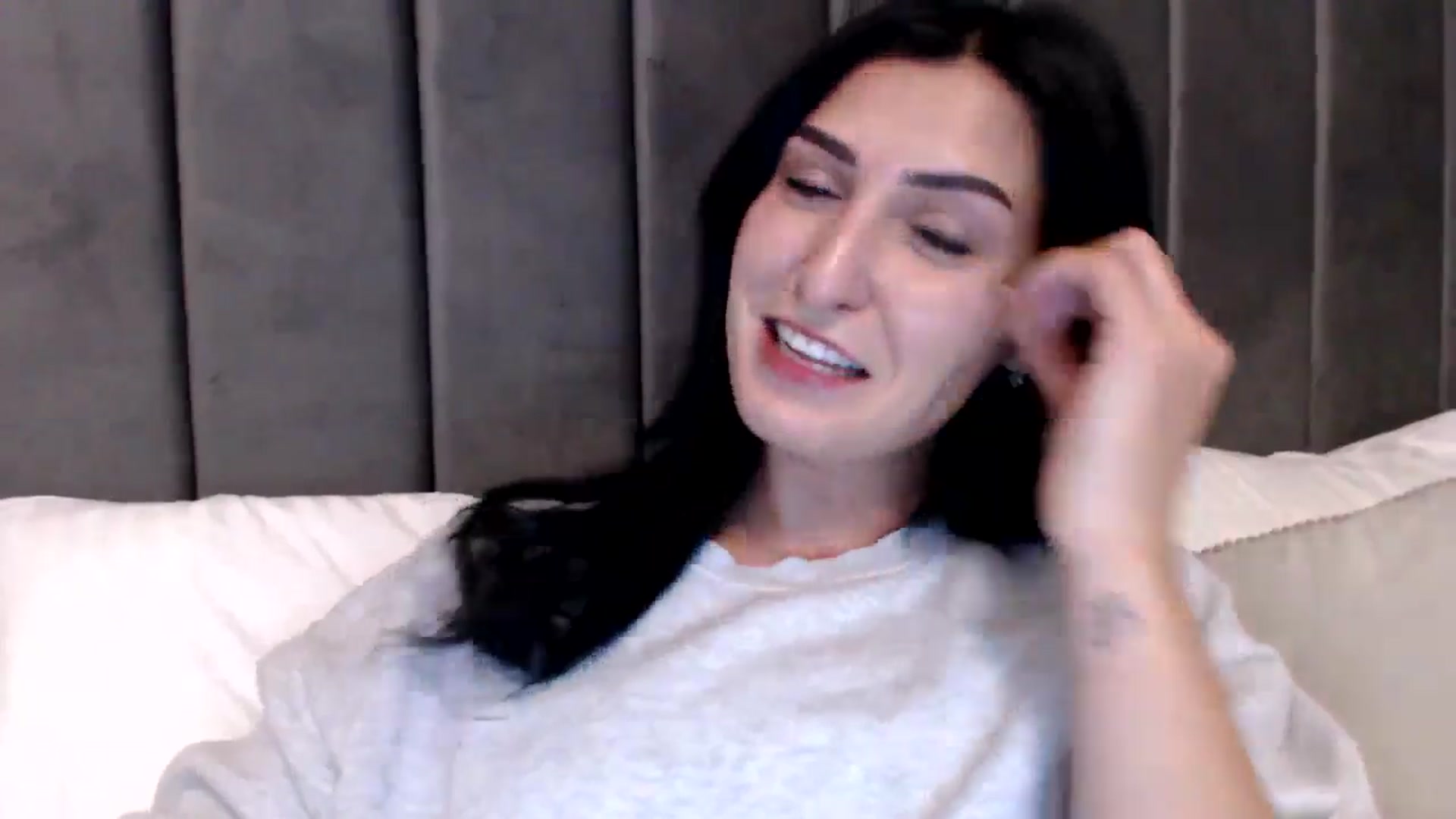 Gallery image thumbnail from LavIson's myfreecams stream on, 12/12/2024, 15:42 image 5 of 20