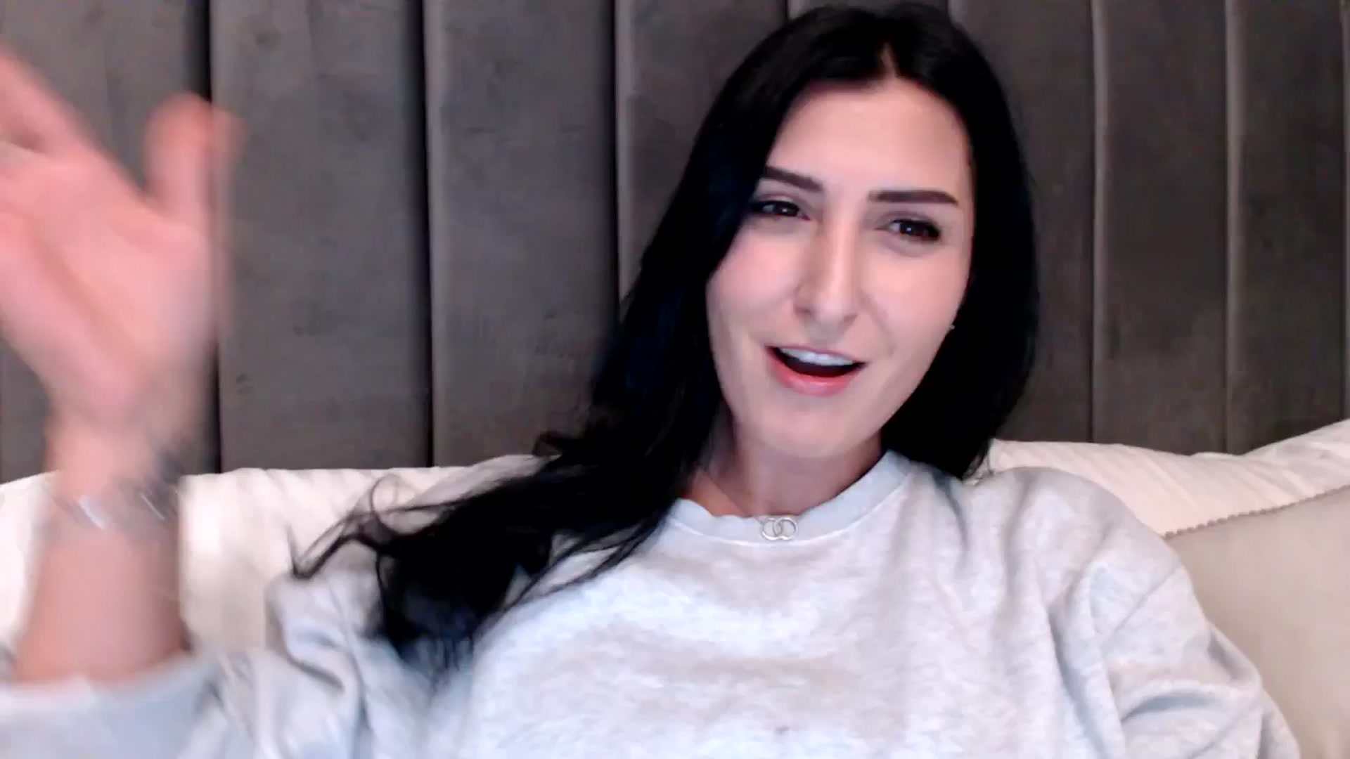 Gallery image thumbnail from LavIson's myfreecams stream on, 12/12/2024, 15:42 image 2 of 20