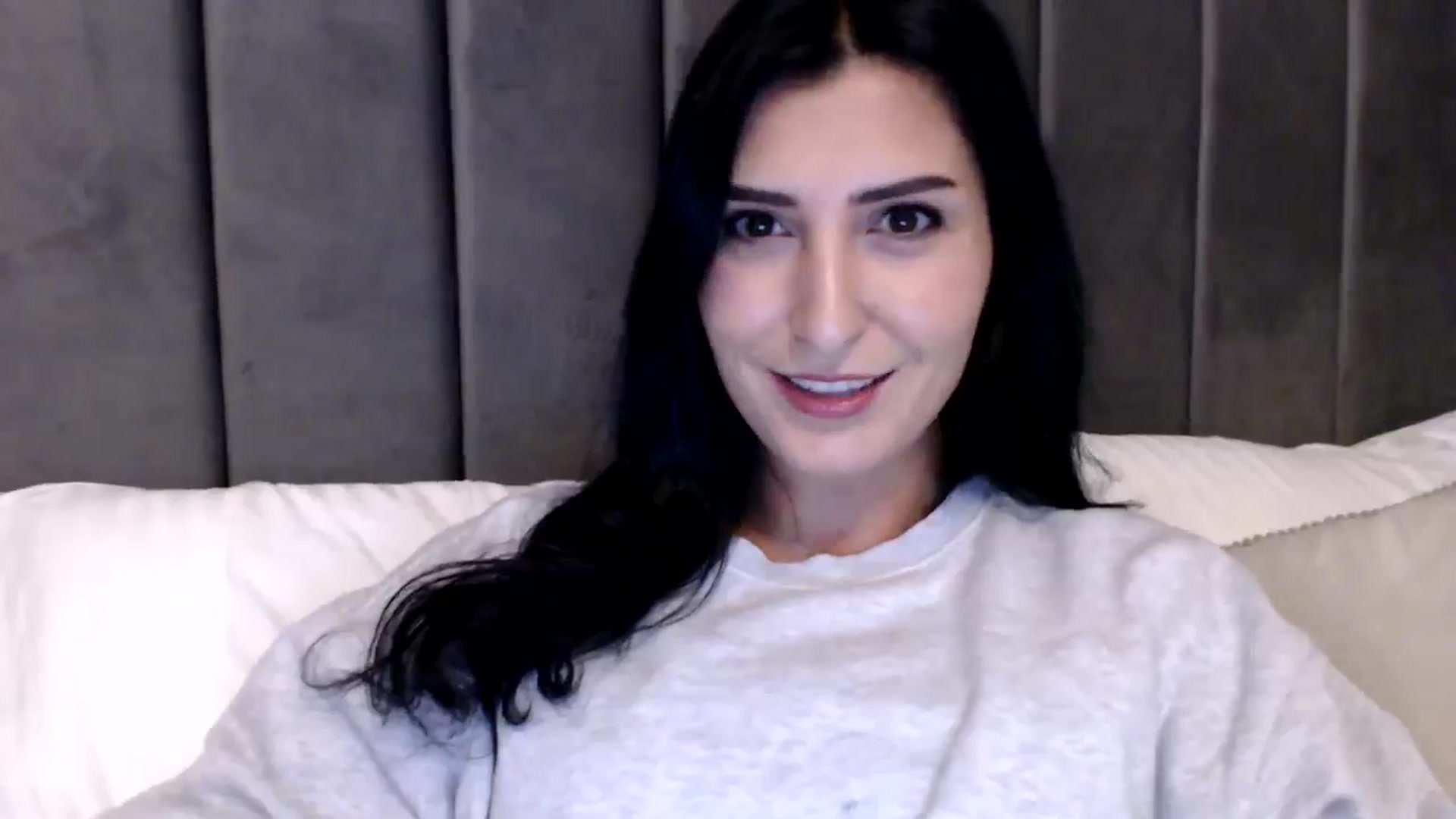 Gallery image thumbnail from LavIson's myfreecams stream on, 12/12/2024, 15:42 image 3 of 20