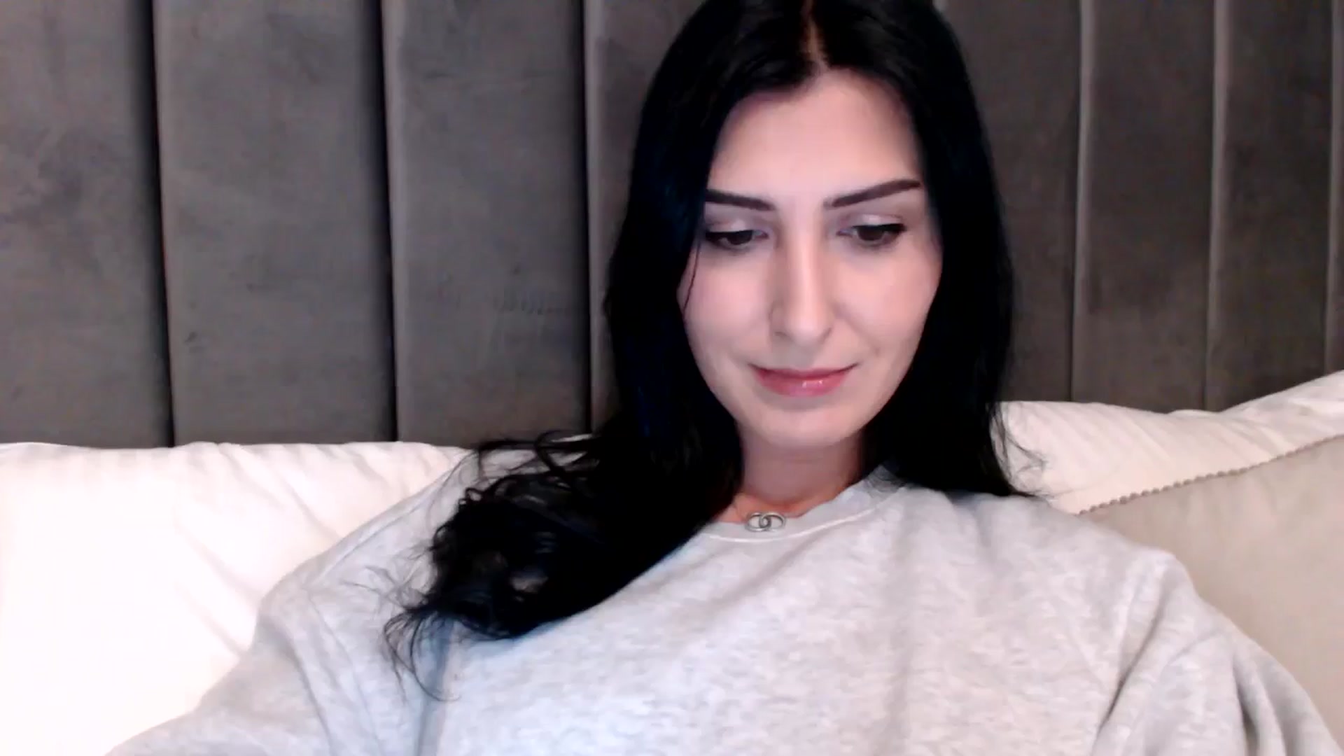 Gallery image thumbnail from LavIson's myfreecams stream on, 12/12/2024, 15:42 image 7 of 20