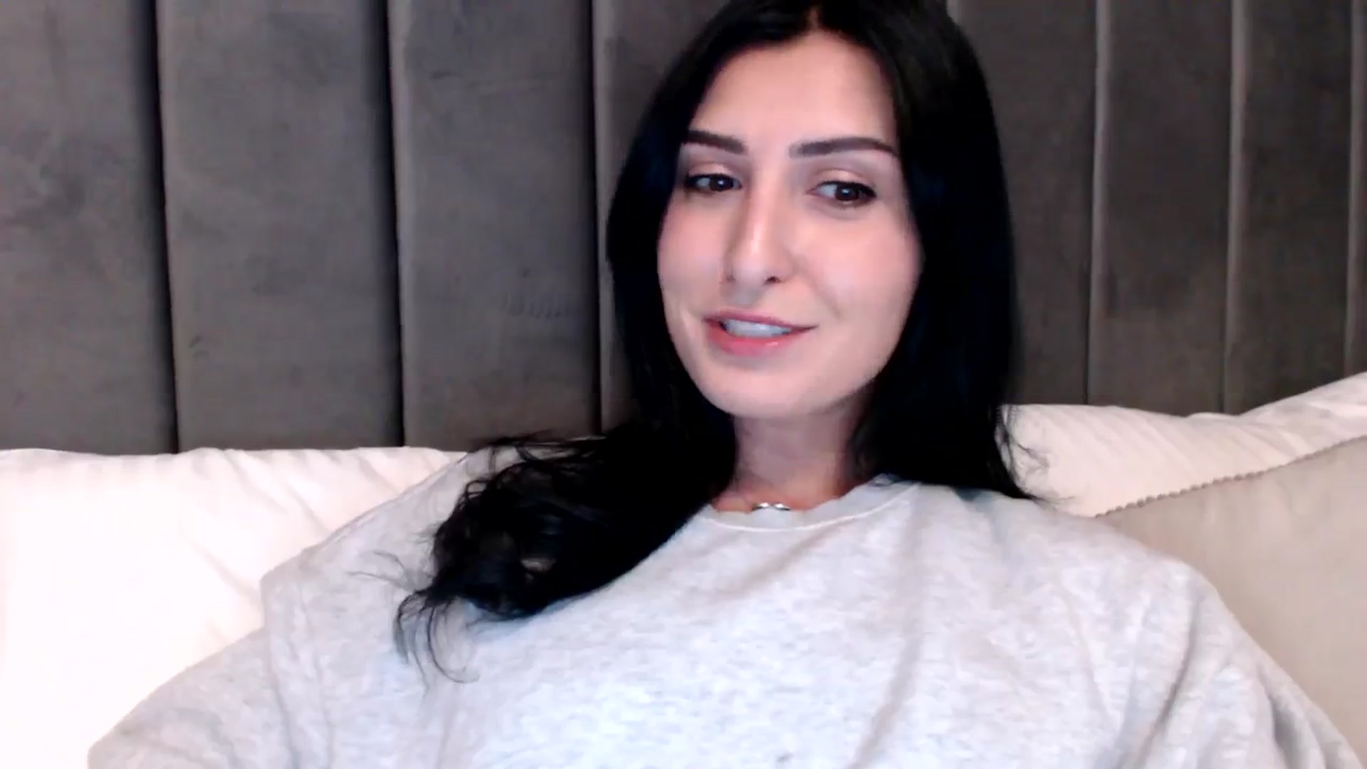 Gallery image thumbnail from LavIson's myfreecams stream on, 12/12/2024, 15:42 image 10 of 20