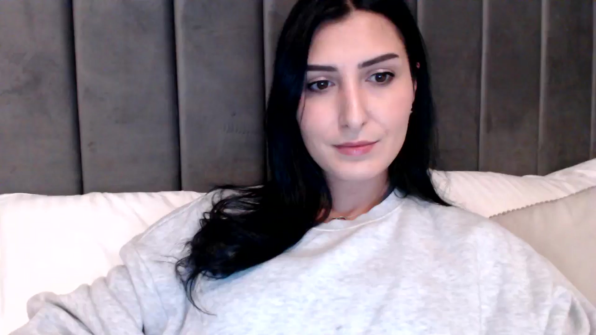 Gallery image thumbnail from LavIson's myfreecams stream on, 12/12/2024, 15:42 image 13 of 20