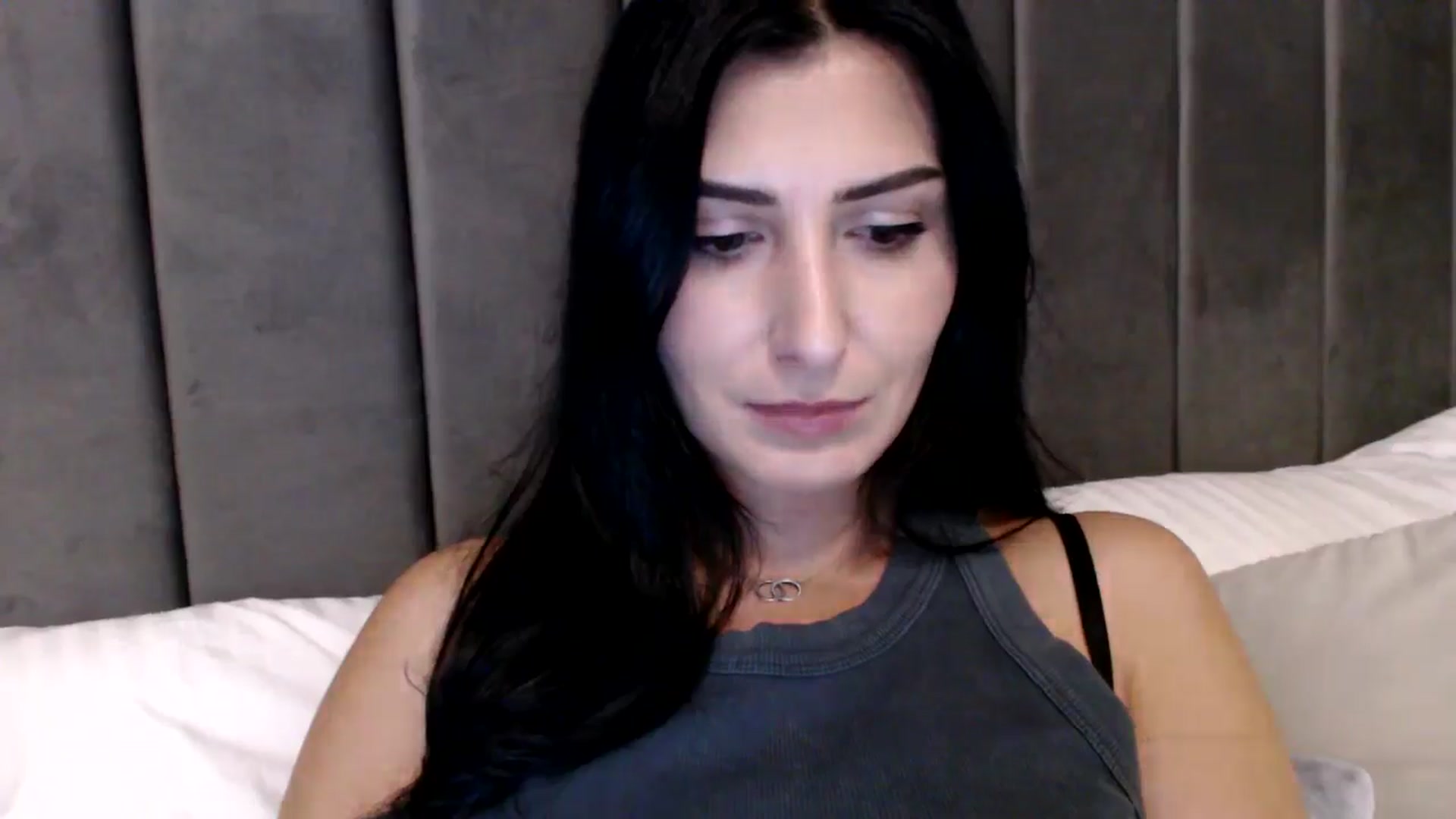 Gallery image thumbnail from LavIson's myfreecams stream on, 12/12/2024, 17:10 image 15 of 20