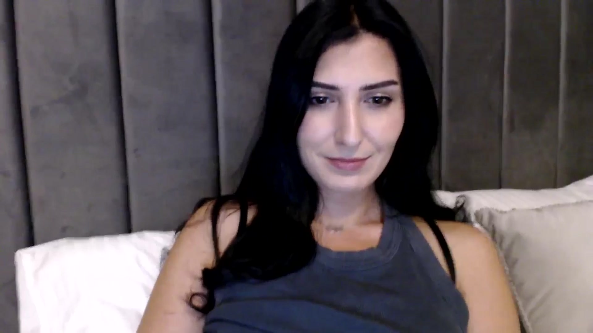 Gallery image thumbnail from LavIson's myfreecams stream on, 12/12/2024, 17:10 image 4 of 20