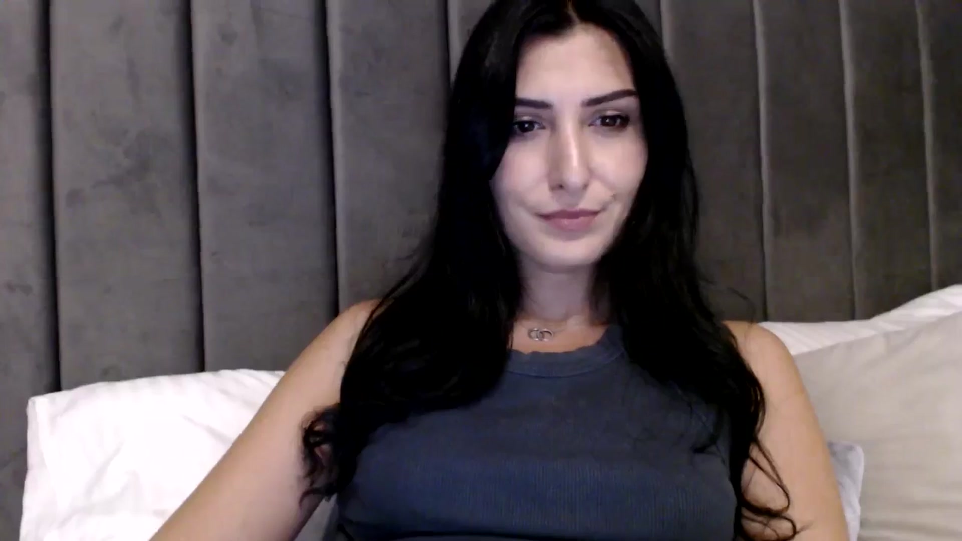 Gallery image thumbnail from LavIson's myfreecams stream on, 12/12/2024, 17:10 image 11 of 20