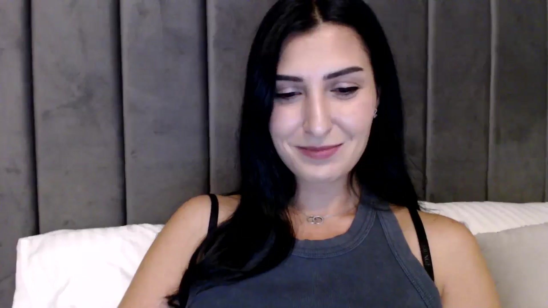 Gallery image thumbnail from LavIson's myfreecams stream on, 12/12/2024, 17:10 image 6 of 20