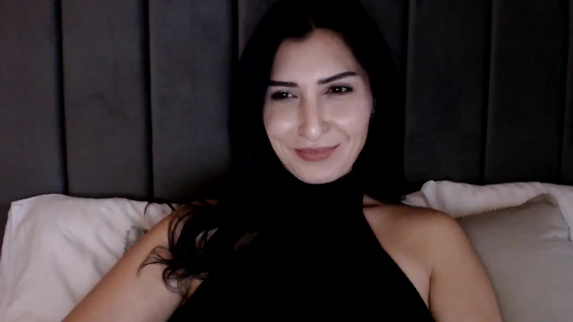 Gallery image thumbnail from LavIson's myfreecams stream on, 12/13/2024, 11:55 image 13 of 20