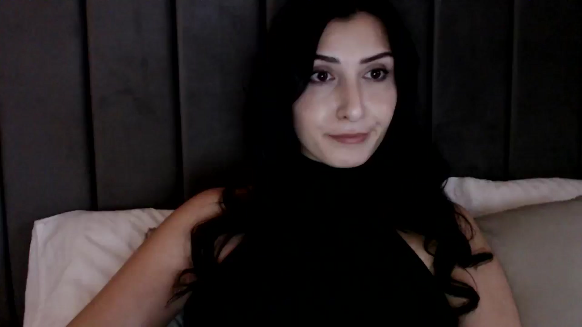 Gallery image thumbnail from LavIson's myfreecams stream on, 12/13/2024, 13:14 image 4 of 20