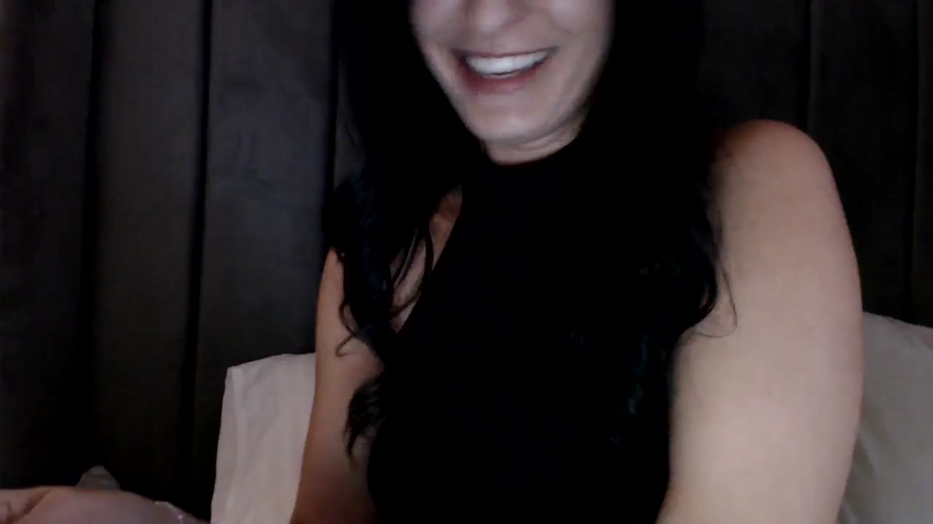Gallery image thumbnail from LavIson's myfreecams stream on, 12/13/2024, 13:14 image 9 of 20