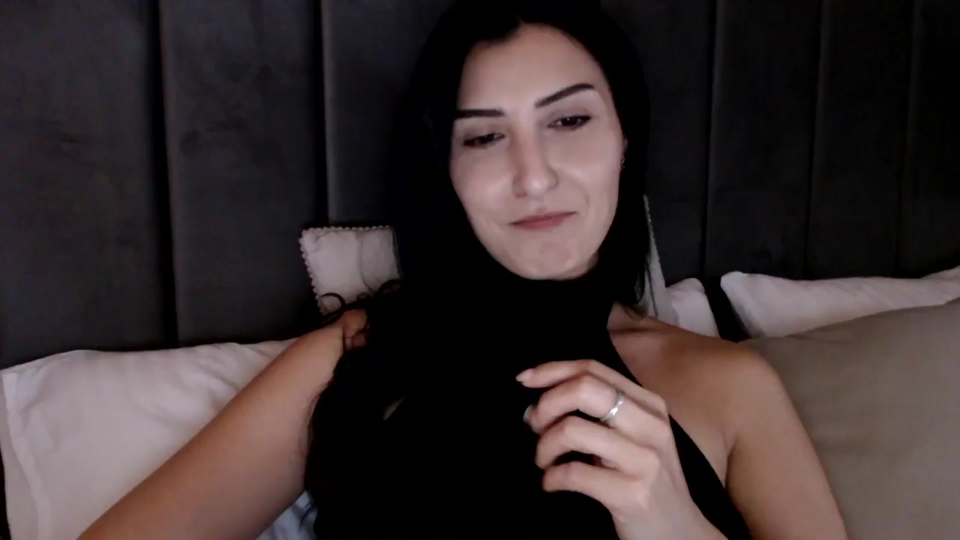 Gallery image thumbnail from LavIson's myfreecams stream on, 12/13/2024, 13:22 image 2 of 20