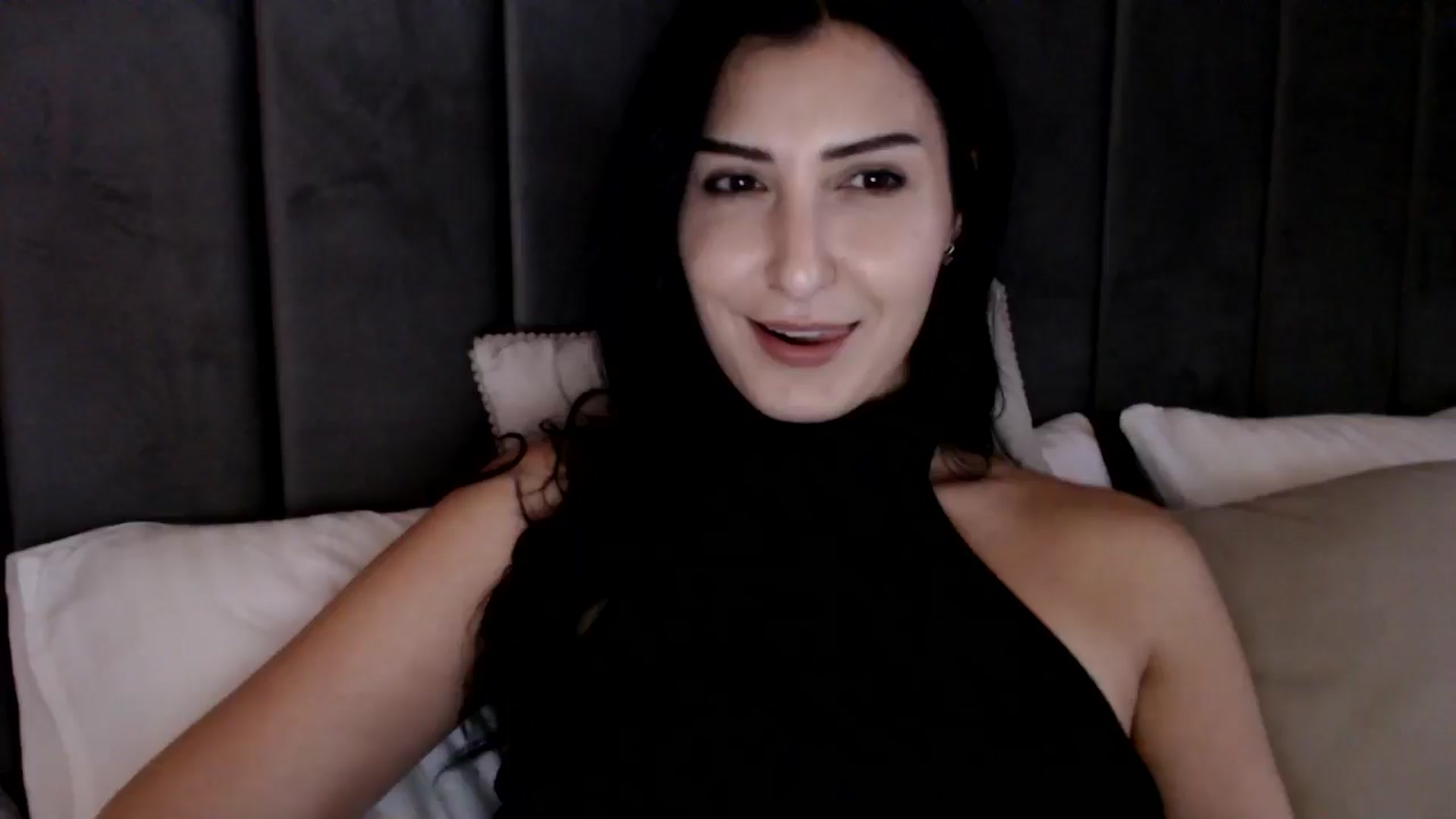 Gallery image thumbnail from LavIson's myfreecams stream on, 12/13/2024, 13:22 image 1 of 20