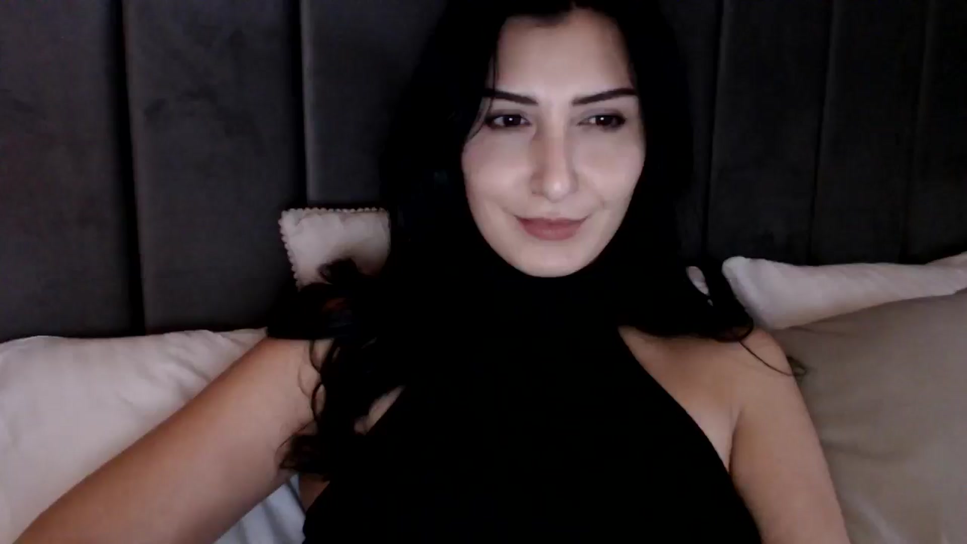 Gallery image thumbnail from LavIson's myfreecams stream on, 12/13/2024, 13:22 image 10 of 20