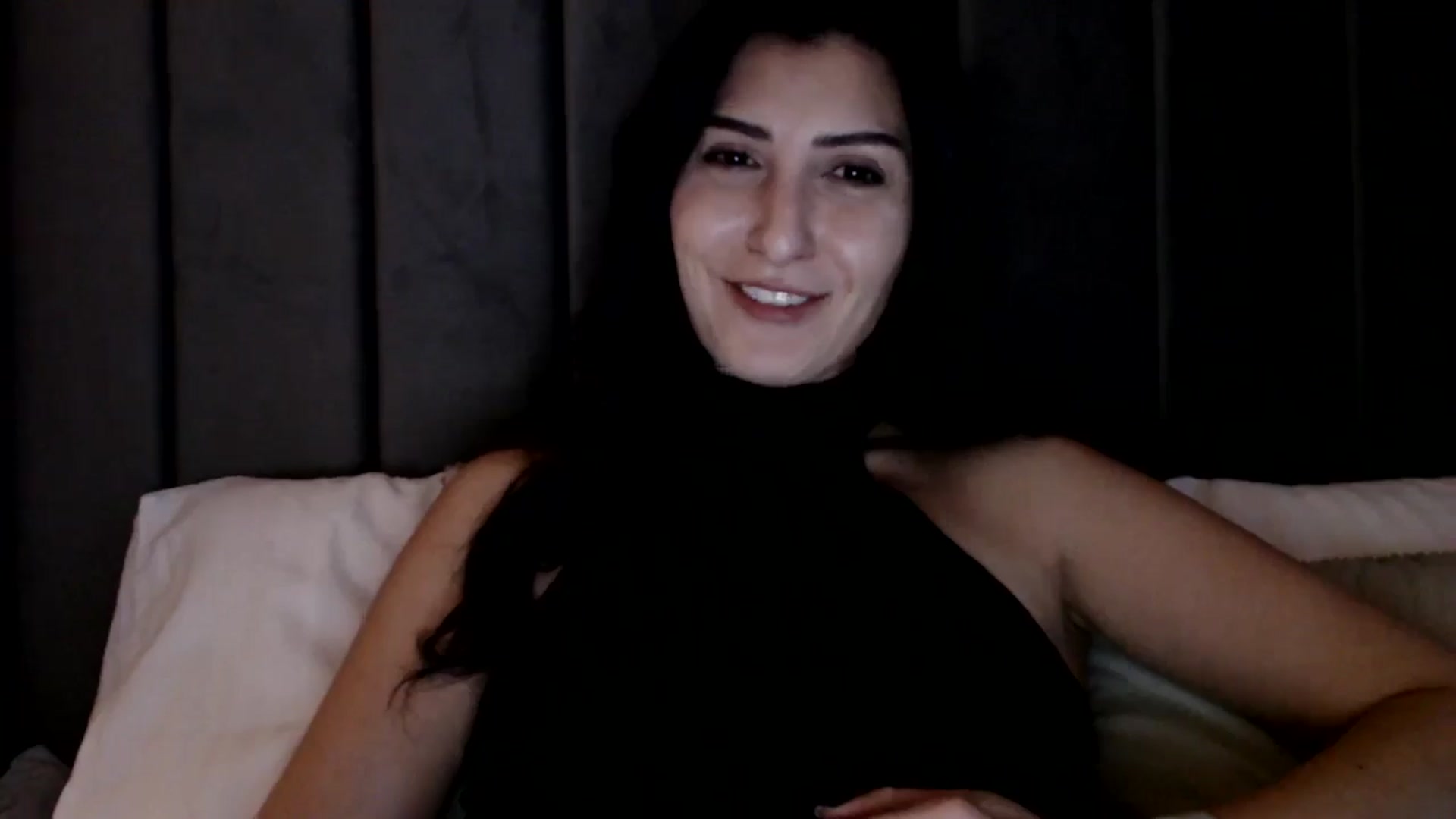 Gallery image thumbnail from LavIson's myfreecams stream on, 12/13/2024, 15:16 image 3 of 20