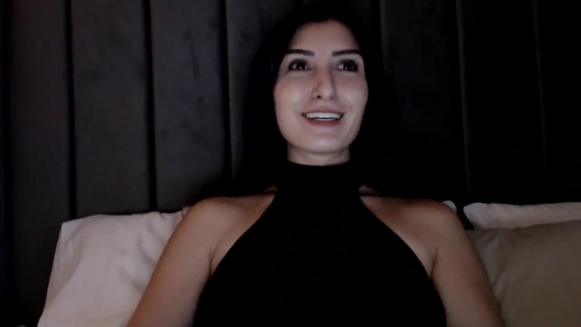 Gallery image thumbnail from LavIson's myfreecams stream on, 12/13/2024, 15:16 image 2 of 20