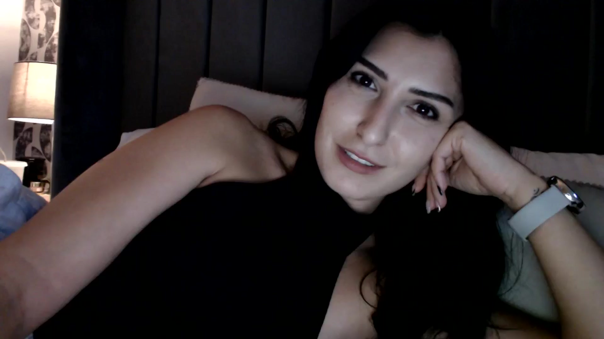 Gallery image thumbnail from LavIson's myfreecams stream on, 12/13/2024, 15:16 image 8 of 20