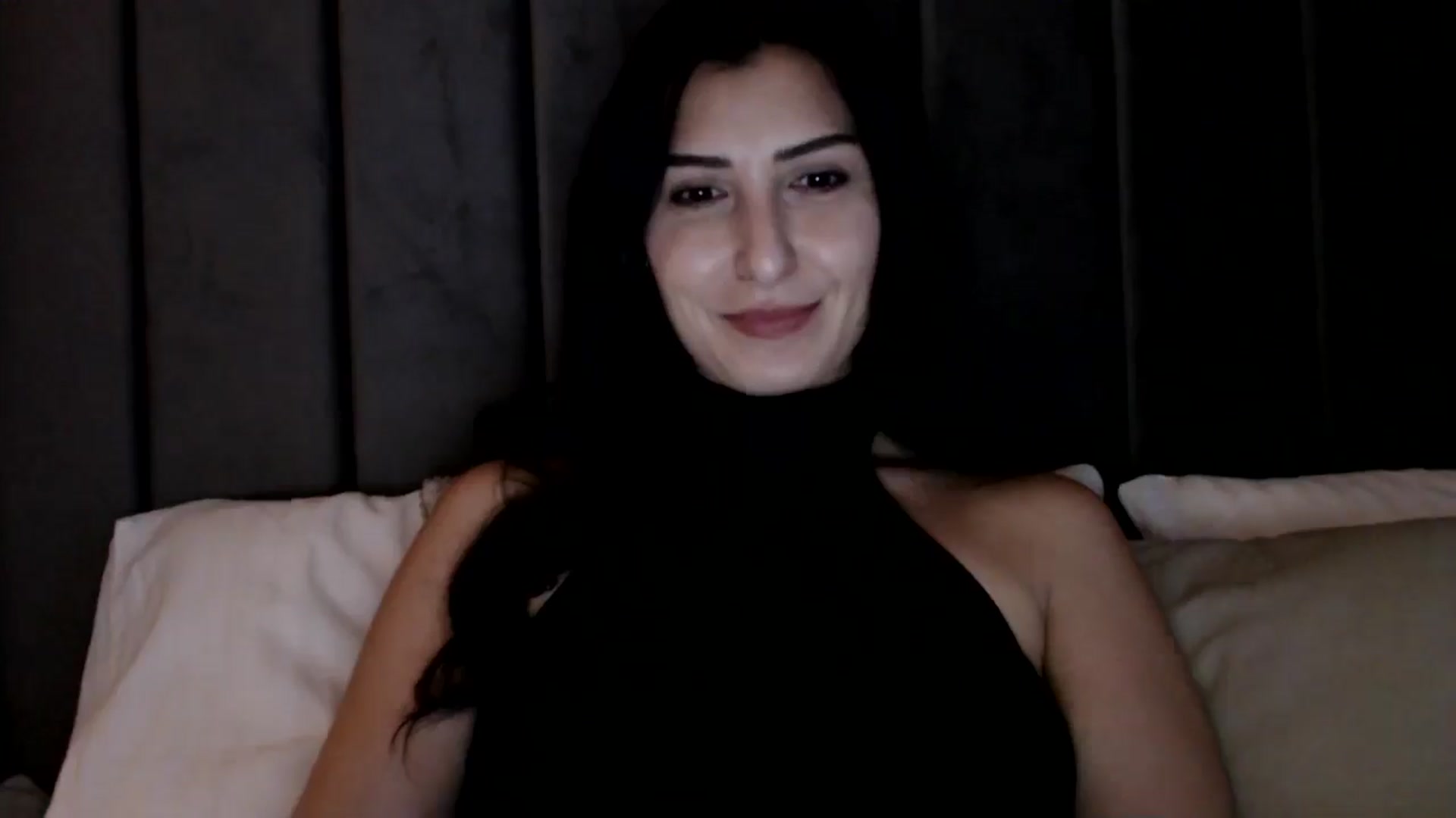Gallery image thumbnail from LavIson's myfreecams stream on, 12/13/2024, 15:16 image 5 of 20