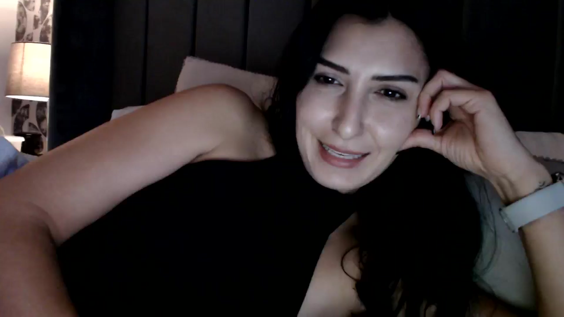 Gallery image thumbnail from LavIson's myfreecams stream on, 12/13/2024, 15:16 image 10 of 20