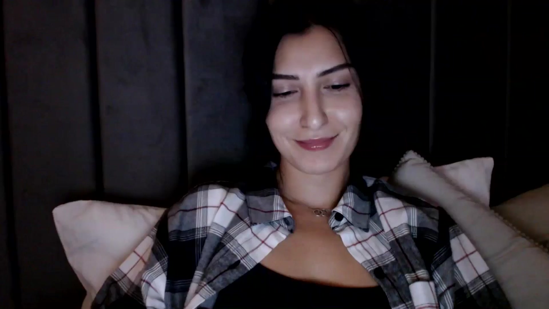 Gallery image thumbnail from LavIson's myfreecams stream on, 12/14/2024, 18:39 image 9 of 20