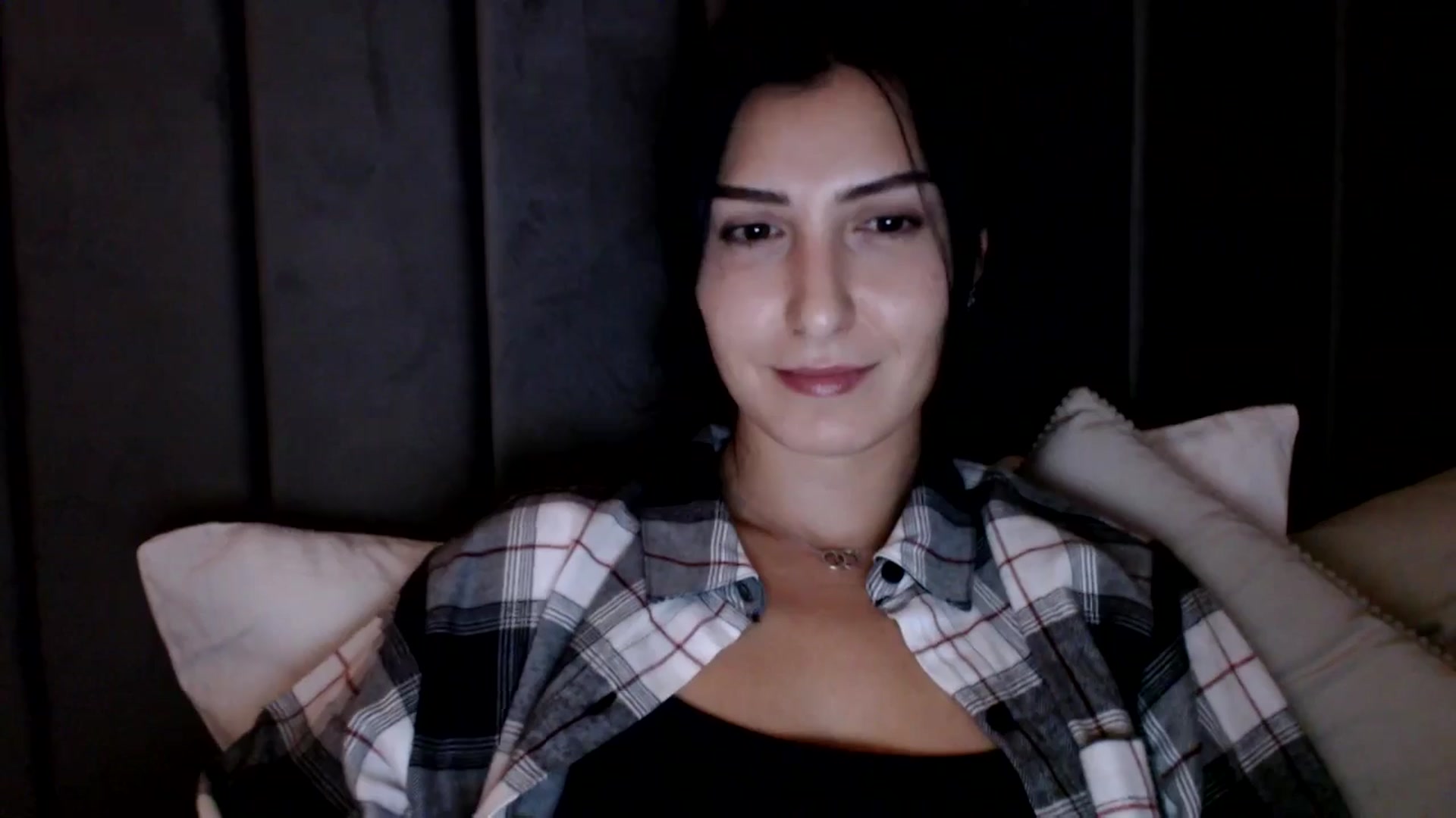 Gallery image thumbnail from LavIson's myfreecams stream on, 12/14/2024, 18:39 image 10 of 20