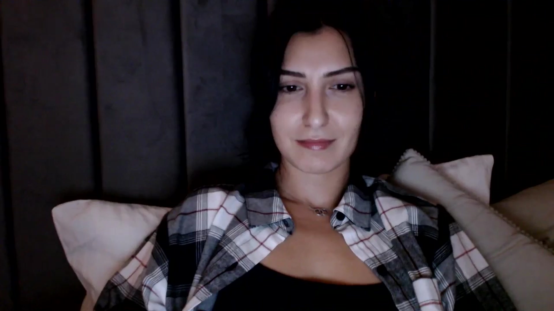 Gallery image thumbnail from LavIson's myfreecams stream on, 12/14/2024, 18:39 image 12 of 20