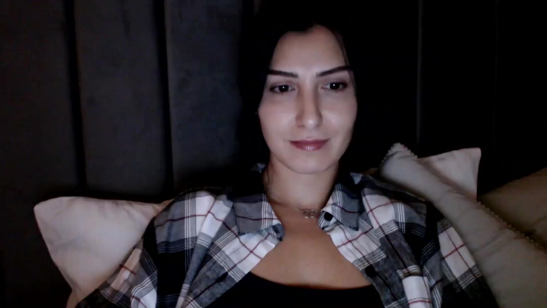 Gallery image thumbnail from LavIson's myfreecams stream on, 12/14/2024, 18:39 image 19 of 20
