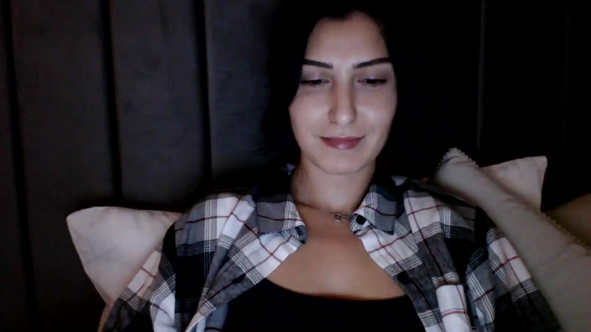 Gallery image thumbnail from LavIson's myfreecams stream on, 12/14/2024, 18:39 image 2 of 20
