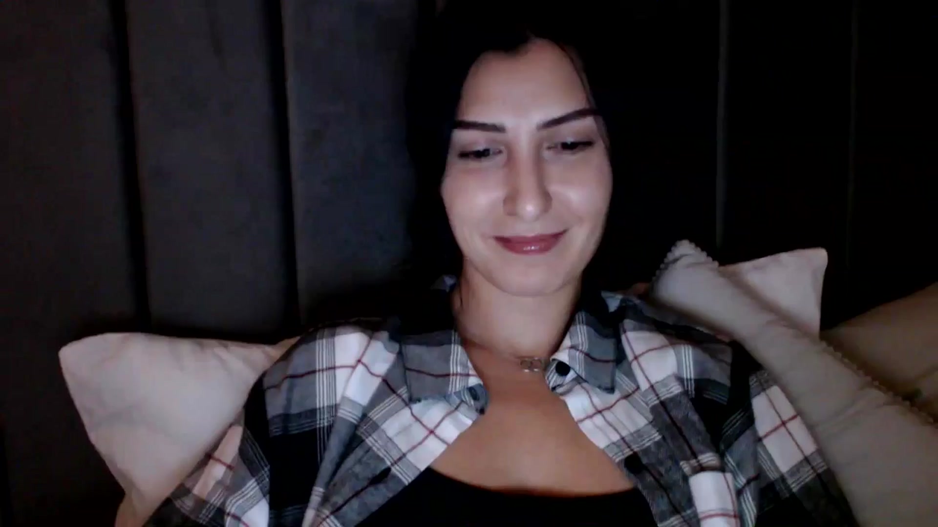 Gallery image thumbnail from LavIson's myfreecams stream on, 12/14/2024, 18:39 image 18 of 20