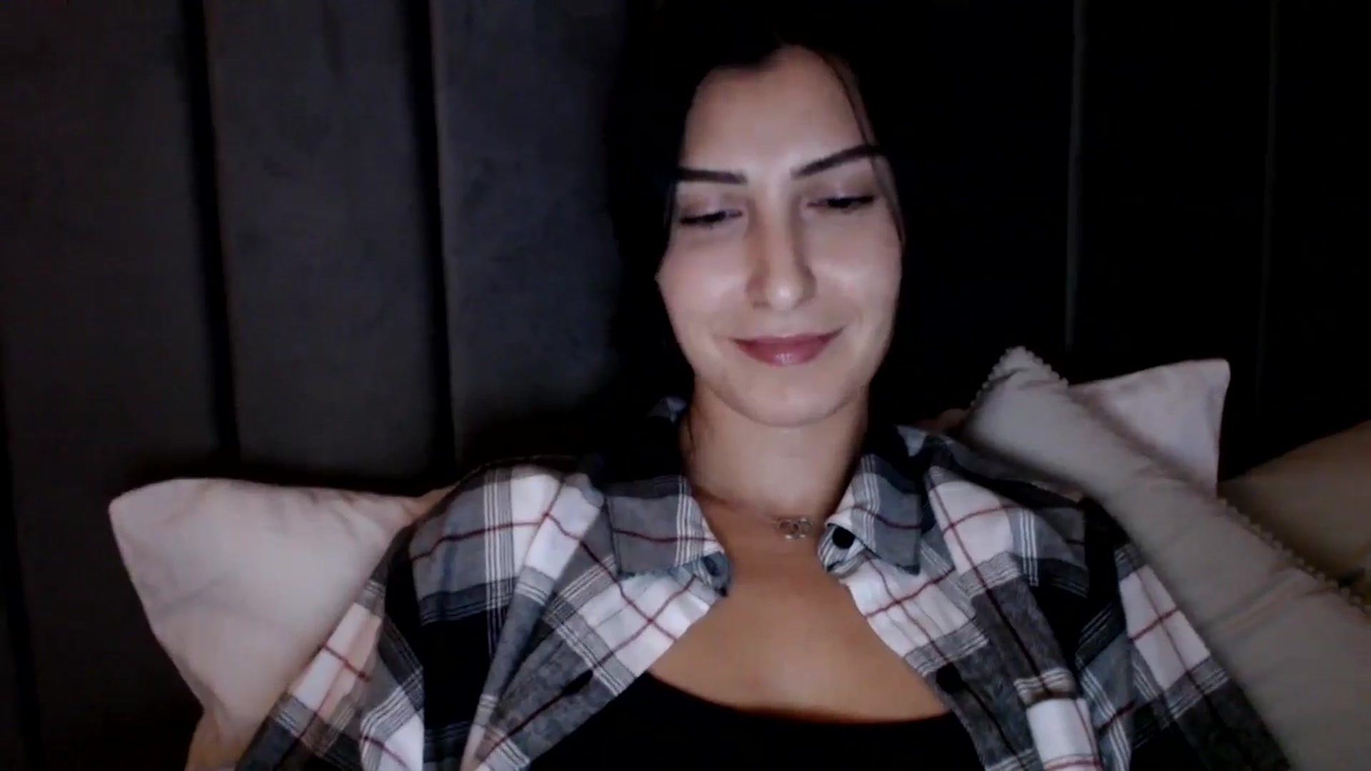 Gallery image thumbnail from LavIson's myfreecams stream on, 12/14/2024, 18:39 image 15 of 20