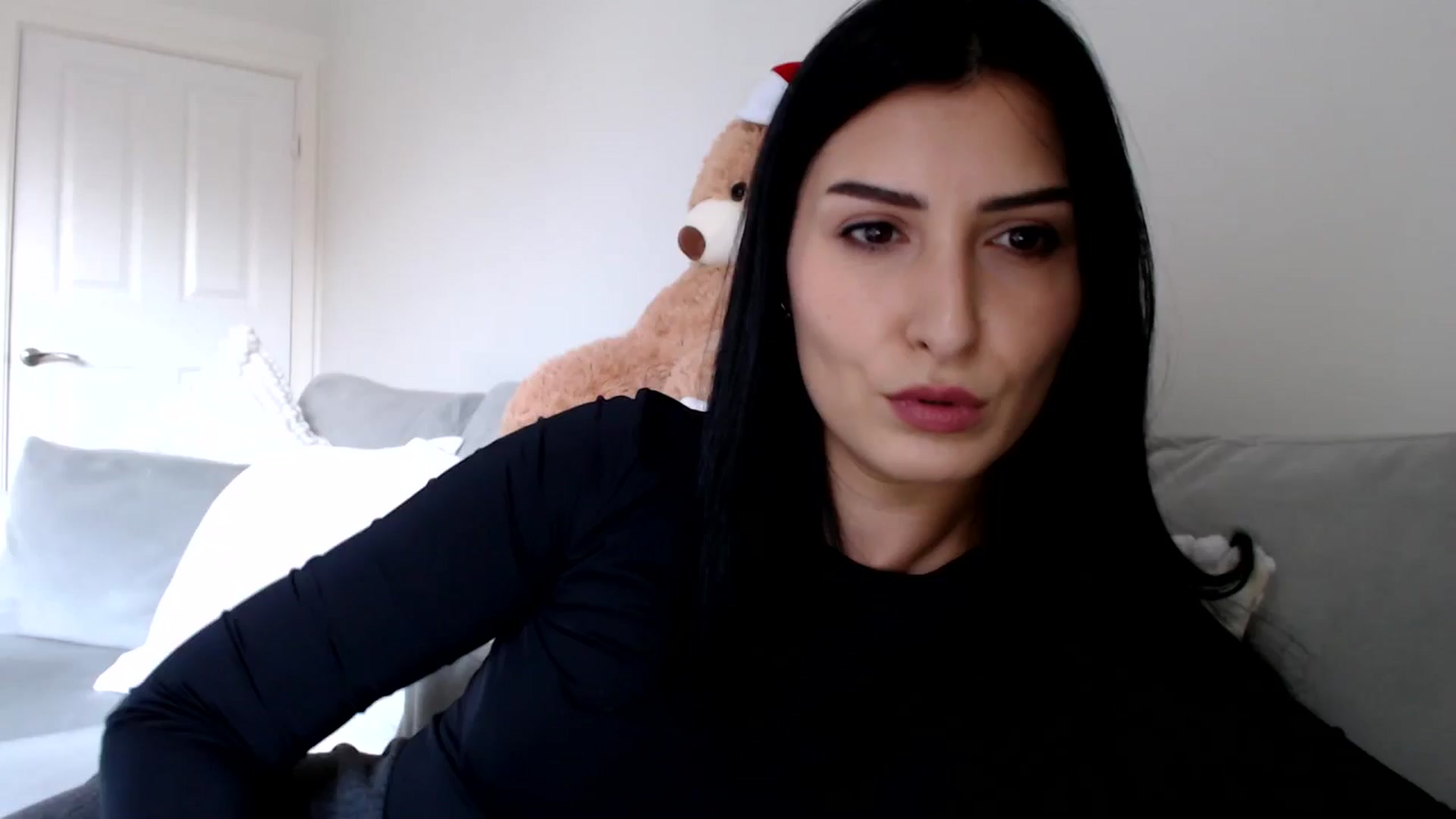 Gallery image thumbnail from LavIson's myfreecams stream on, 12/16/2024, 12:45 image 11 of 20