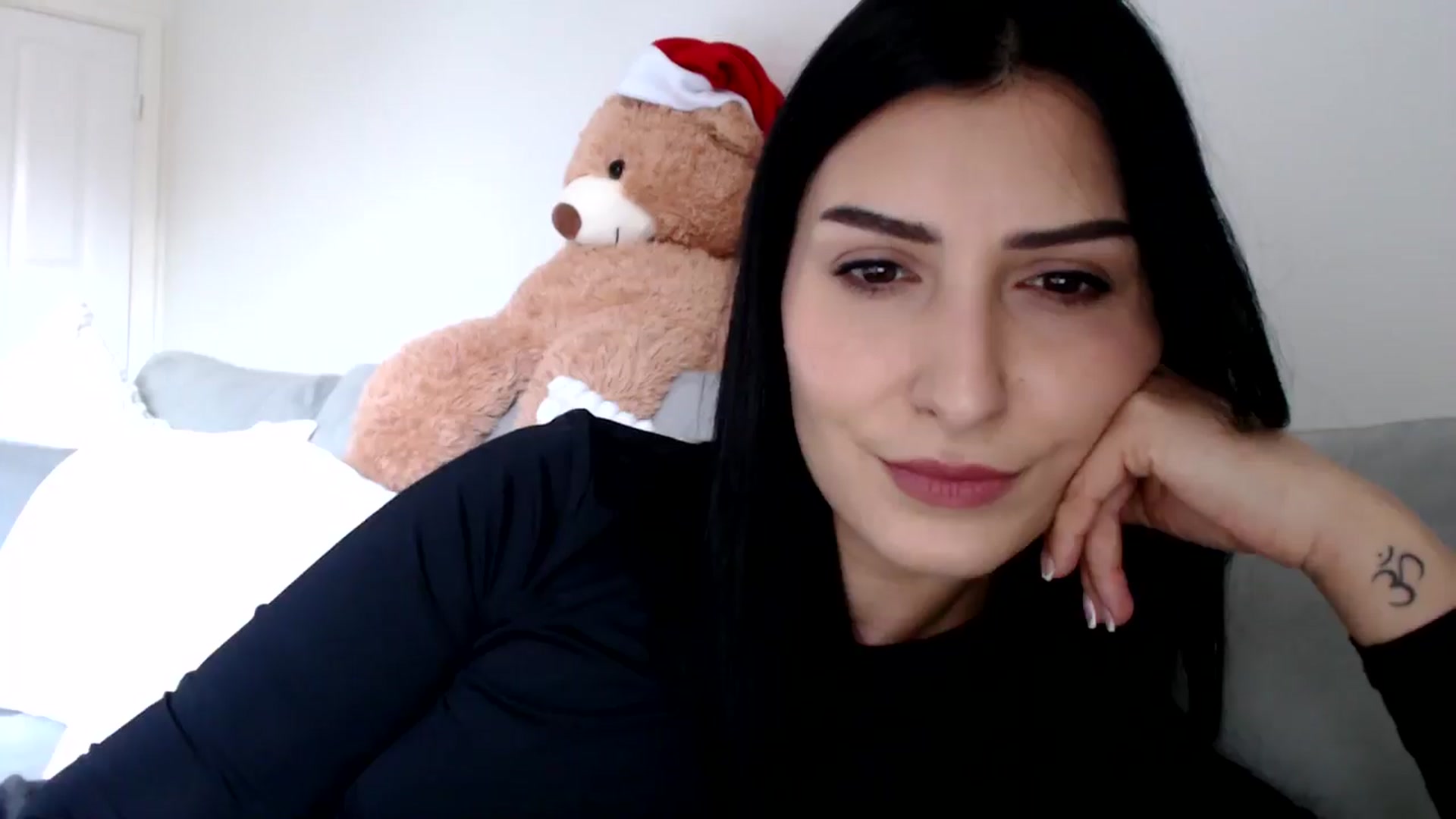 Gallery image thumbnail from LavIson's myfreecams stream on, 12/16/2024, 12:45 image 13 of 20