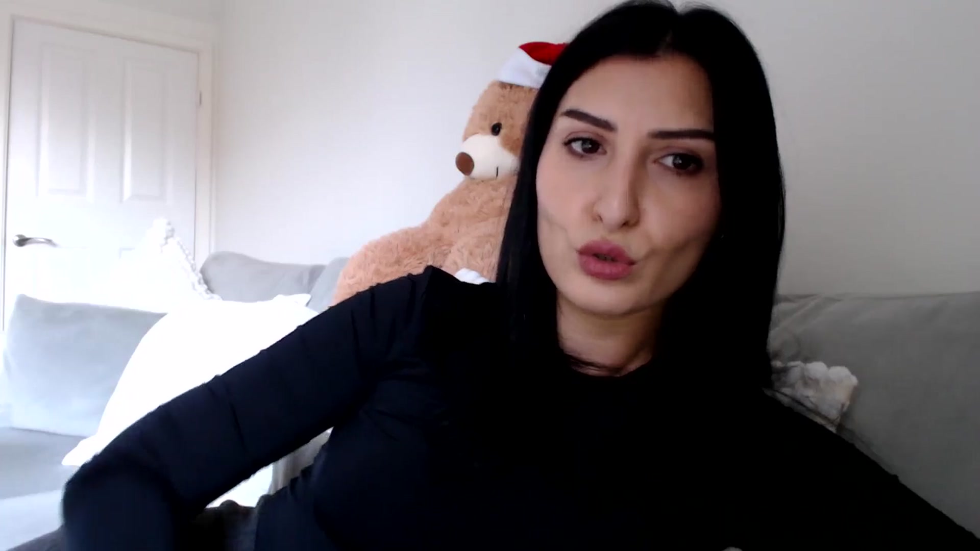 Gallery image thumbnail from LavIson's myfreecams stream on, 12/16/2024, 12:45 image 12 of 20
