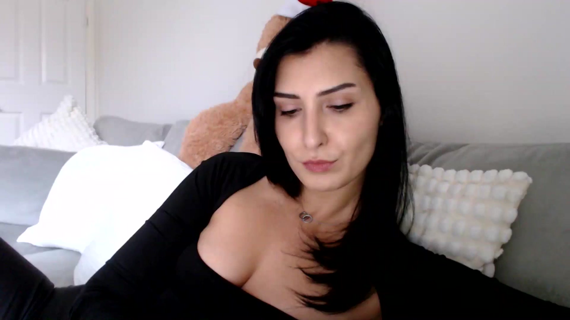 Gallery image thumbnail from LavIson's myfreecams stream on, 12/16/2024, 15:01 image 12 of 20