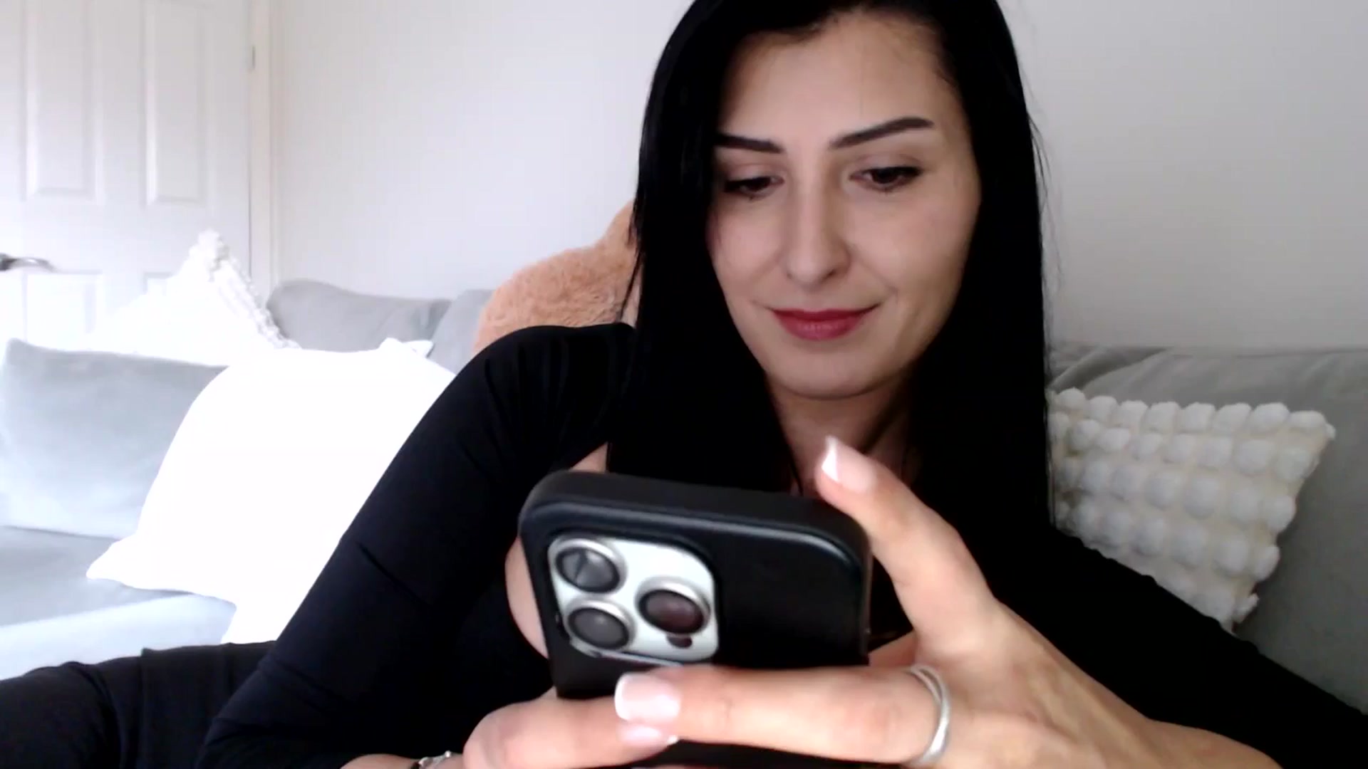 Gallery image thumbnail from LavIson's myfreecams stream on, 12/16/2024, 15:01 image 1 of 20