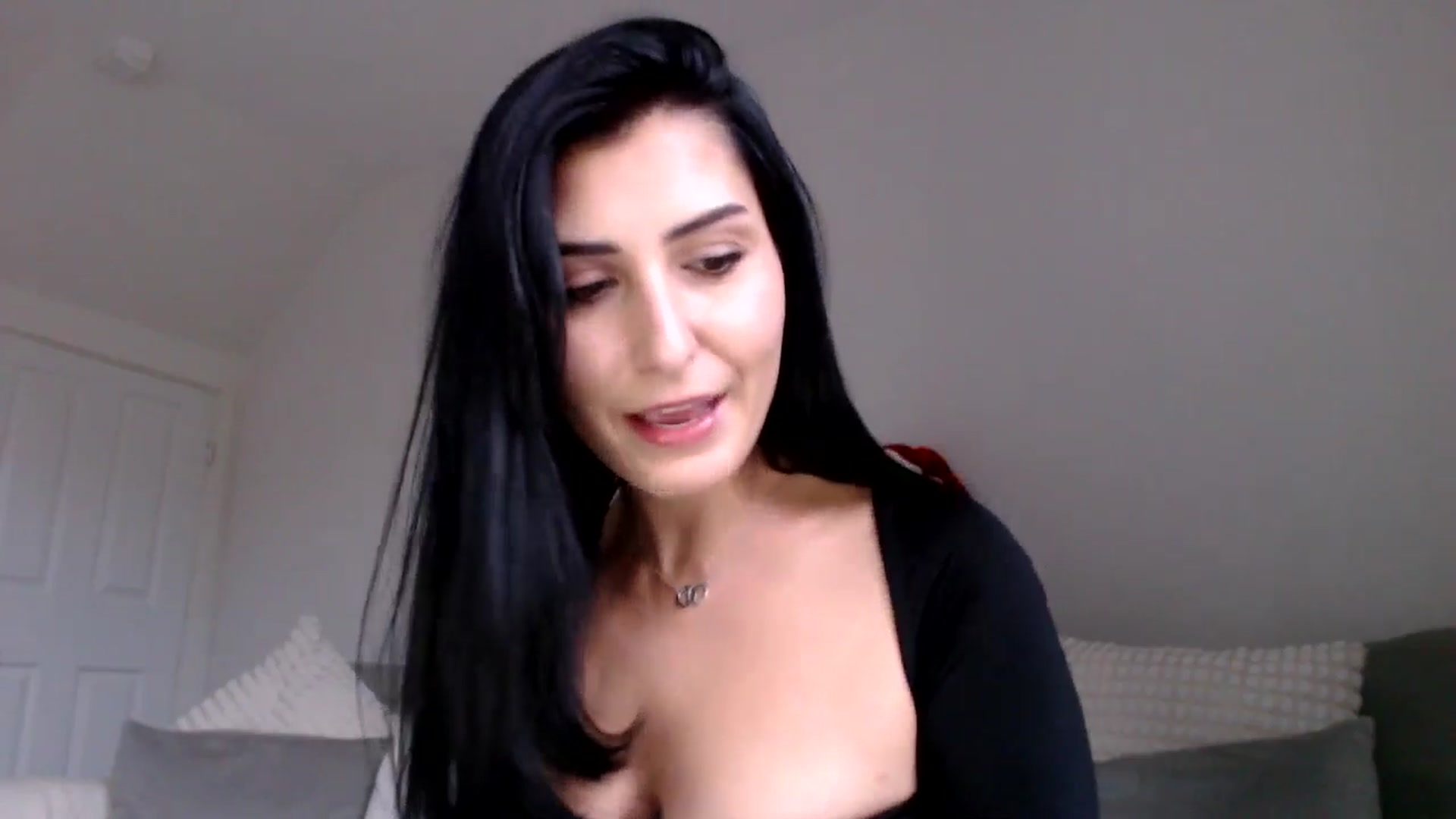 Gallery image thumbnail from LavIson's myfreecams stream on, 12/16/2024, 15:43 image 2 of 20