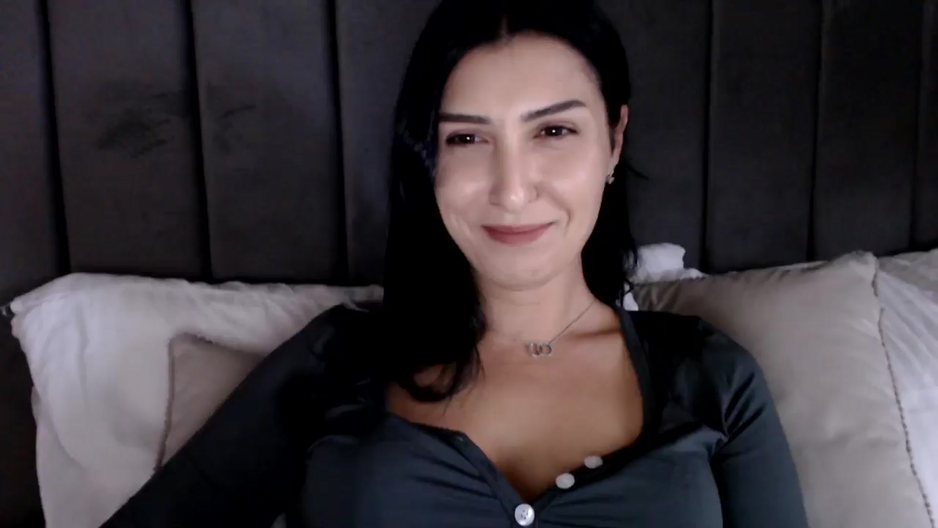 Gallery image thumbnail from LavIson's myfreecams stream on, 12/18/2024, 12:03 image 19 of 20