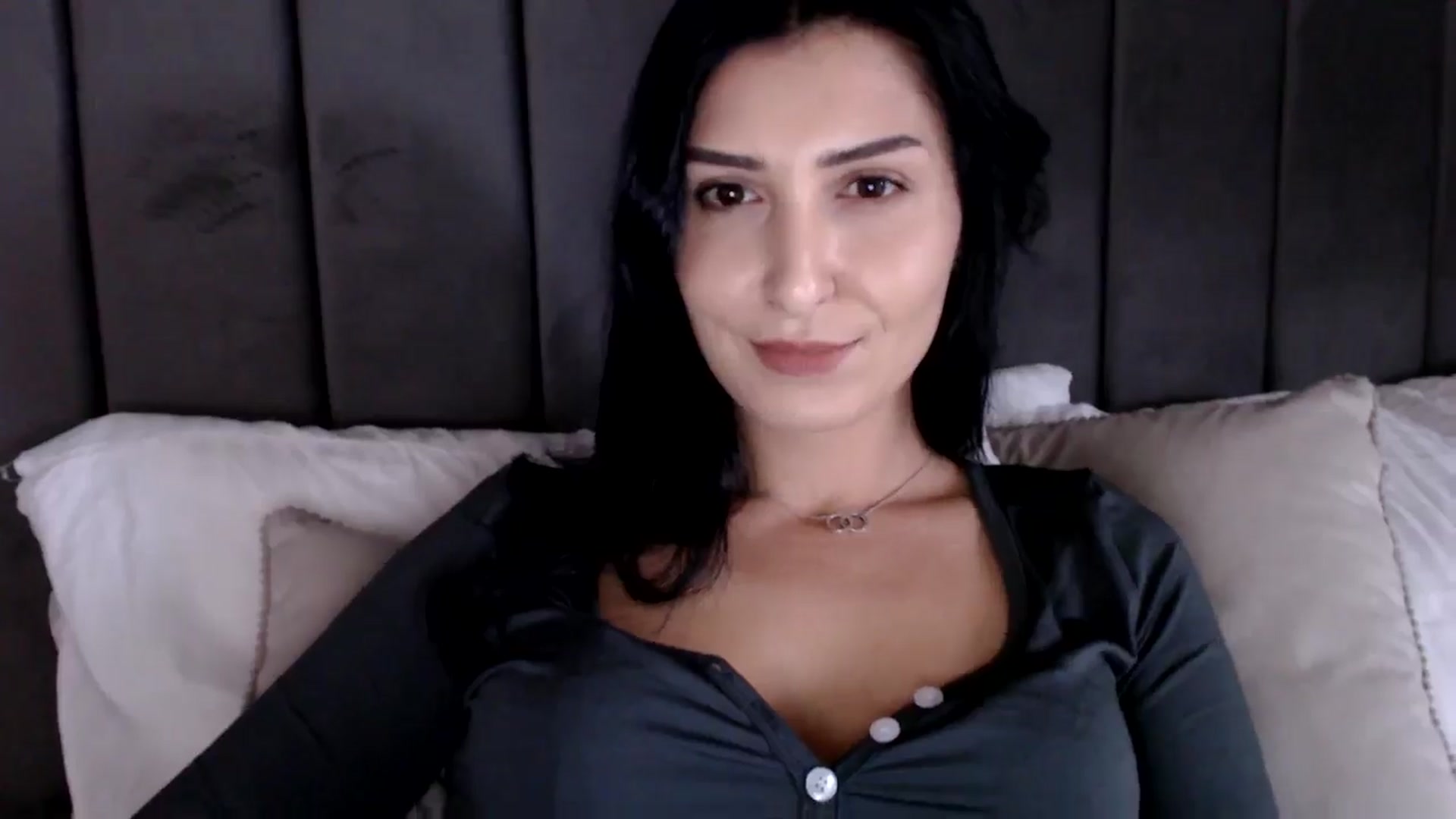 Gallery image thumbnail from LavIson's myfreecams stream on, 12/18/2024, 12:03 image 18 of 20
