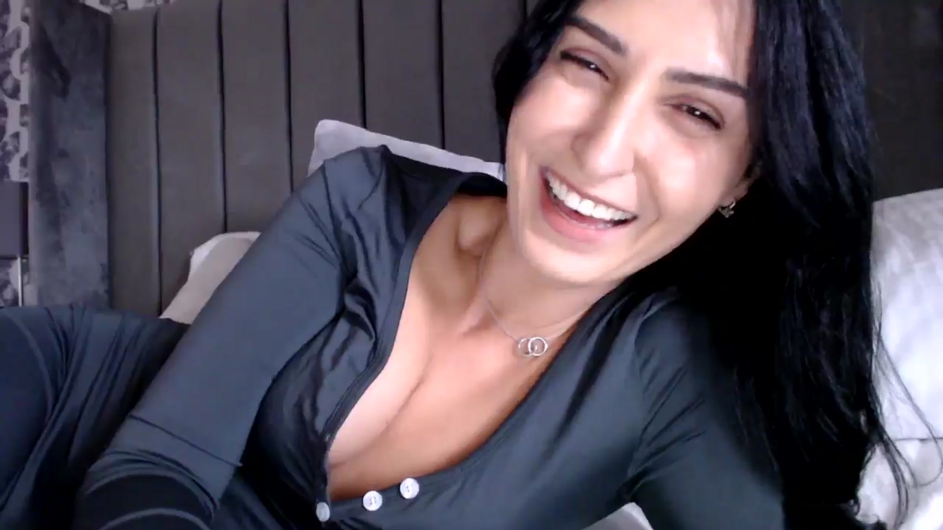 Gallery image thumbnail from LavIson's myfreecams stream on, 12/18/2024, 12:03 image 17 of 20